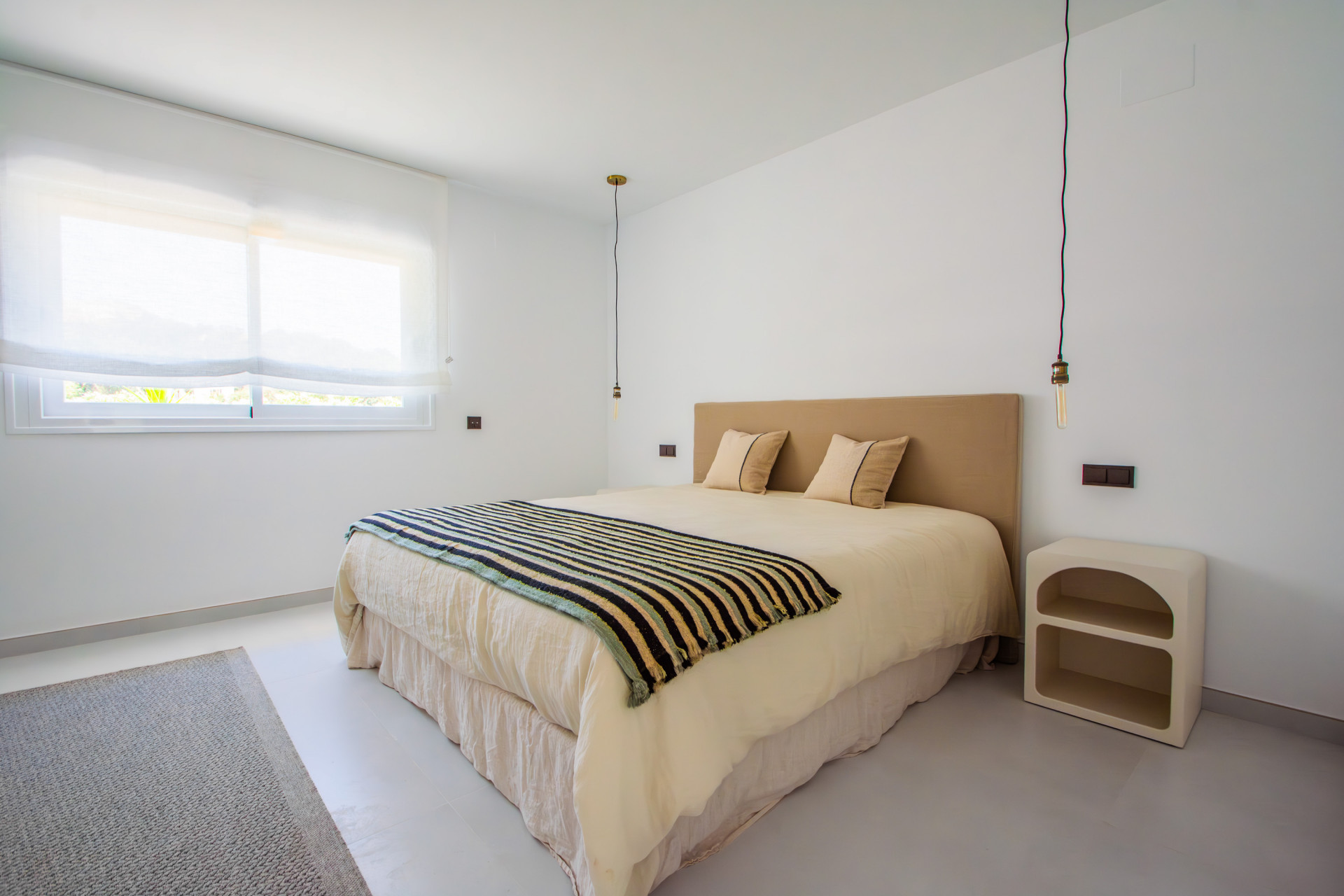 951-00009P - 4 Bedroom Villa in Marbella, Malaga