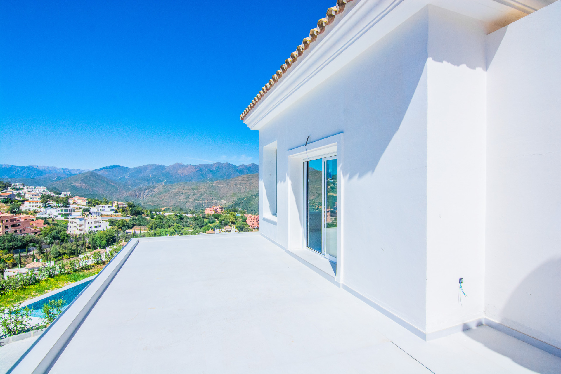 951-00009P - 4 Bedroom Villa in Marbella, Malaga