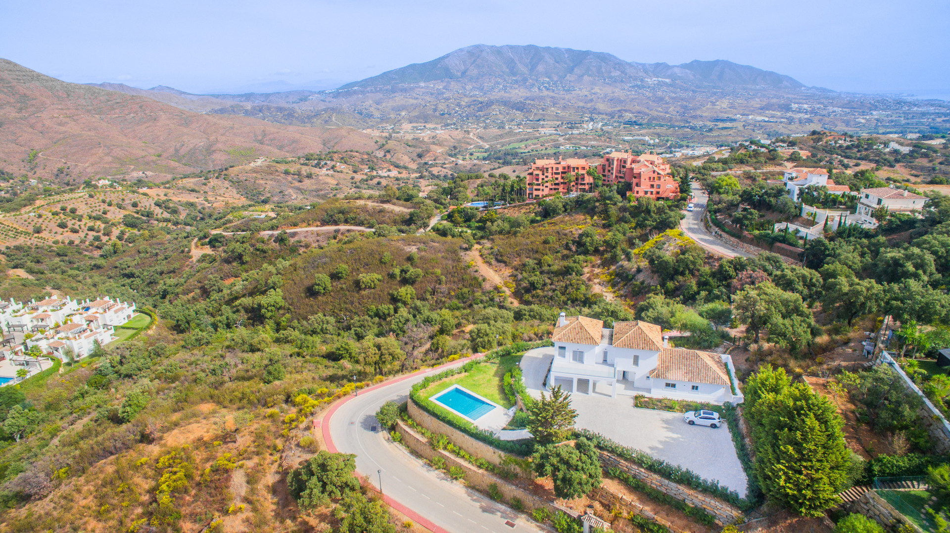 951-00009P - 4 Bedroom Villa in Marbella, Malaga