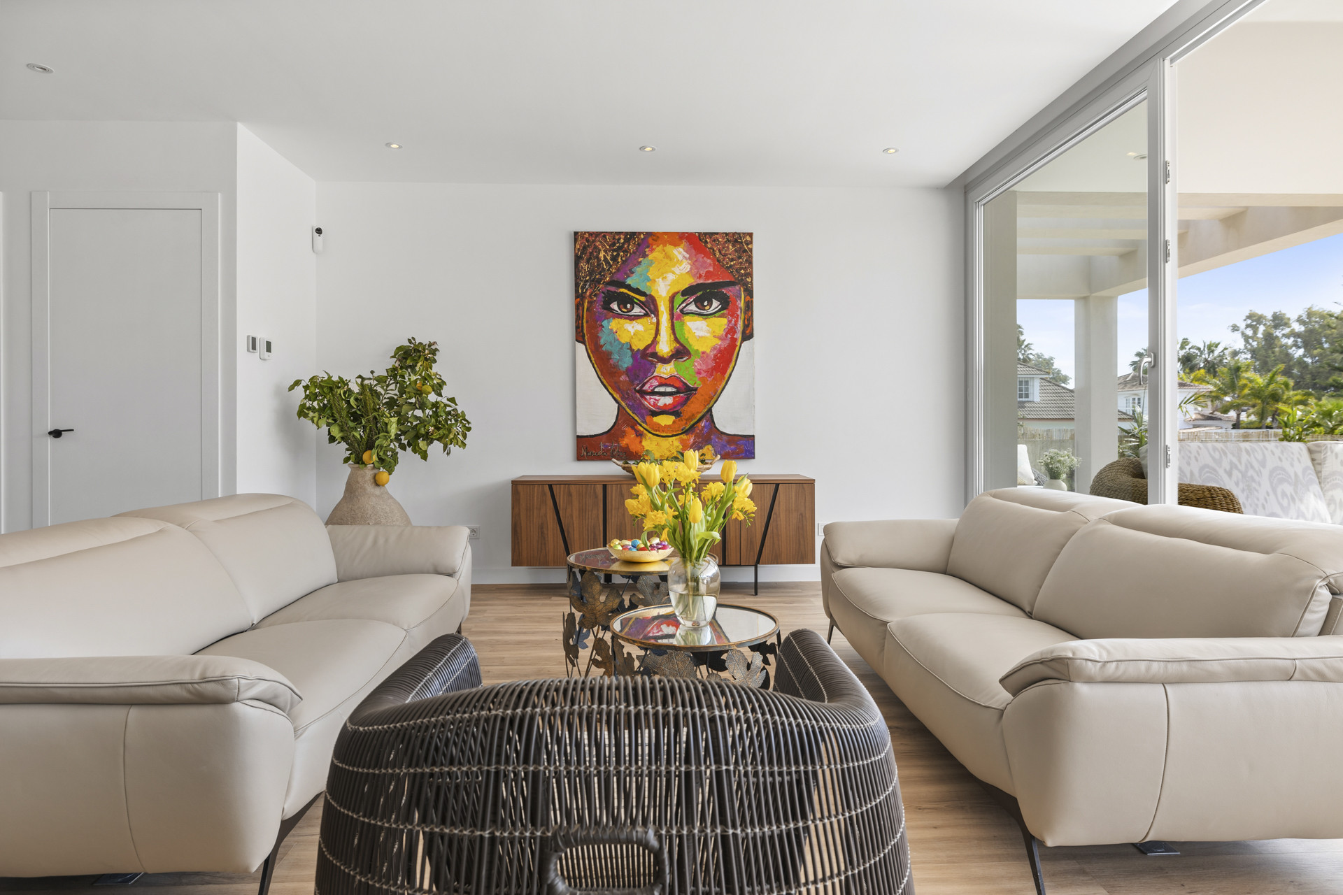 951-00011P - 5 Bedroom Villa in San Pedro de Alcantara, Malaga