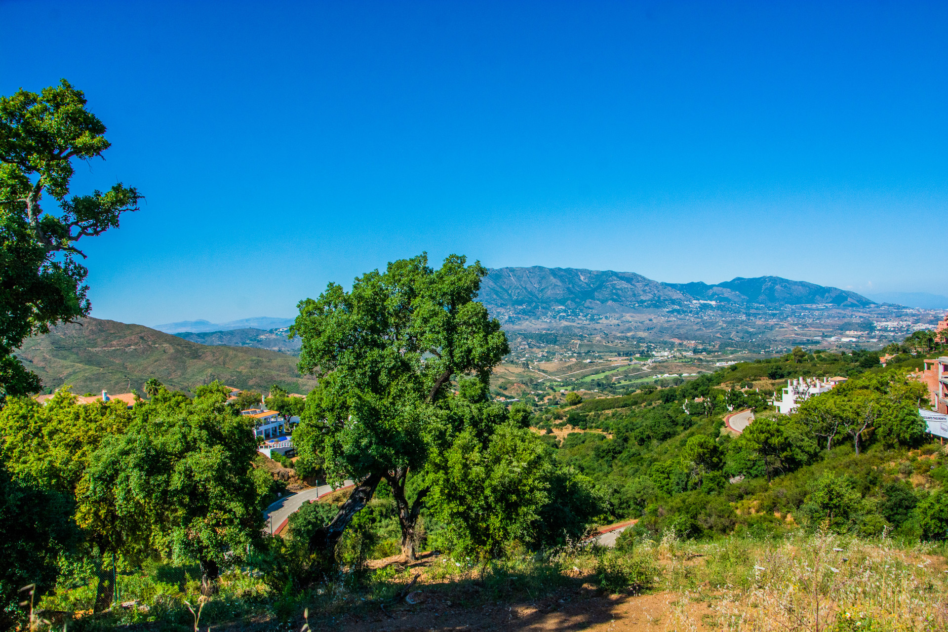 951-00010P - 4 Bedroom Villa in Marbella, Malaga