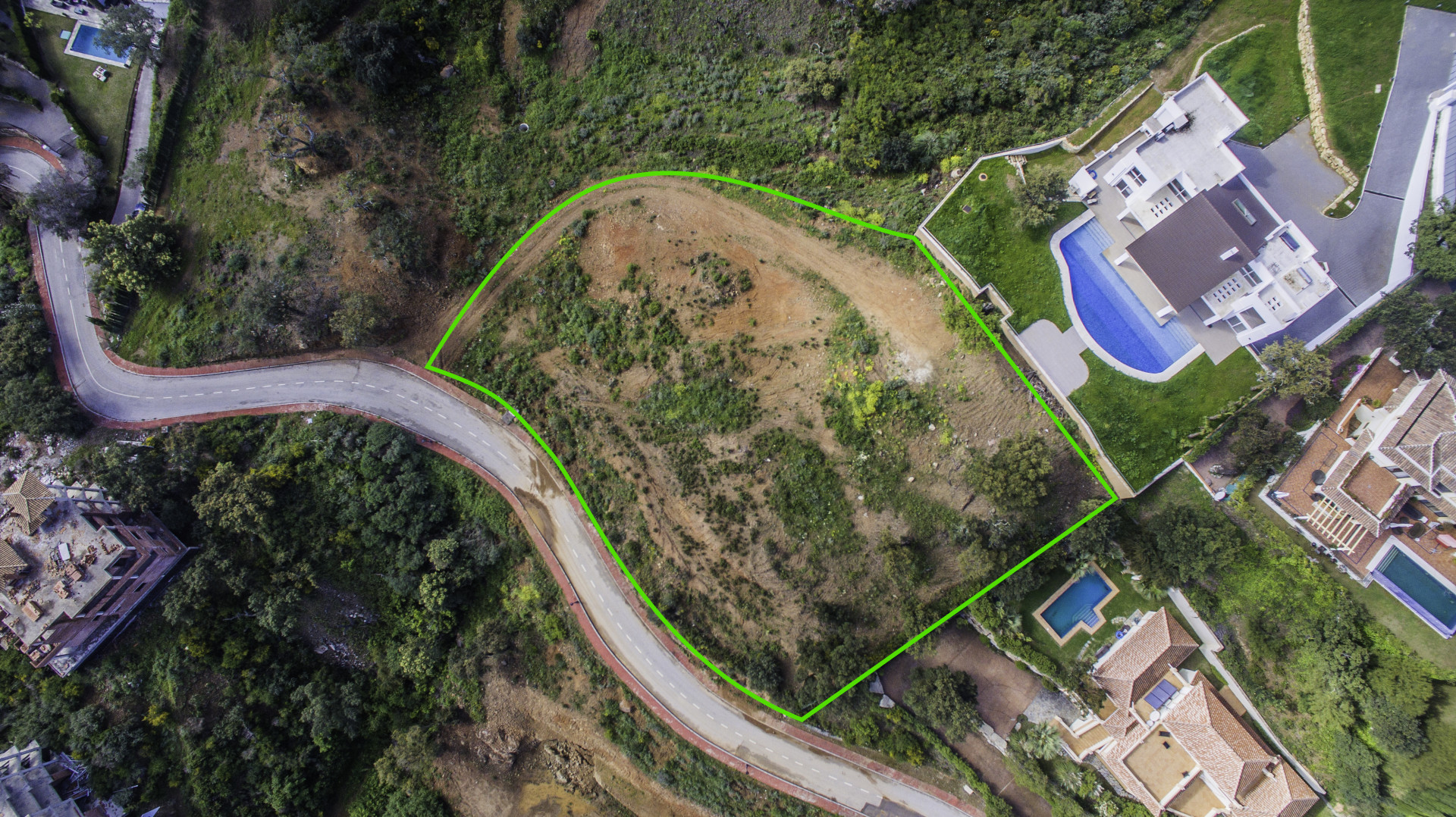 951-00010P - 4 Bedroom Villa in Marbella, Malaga