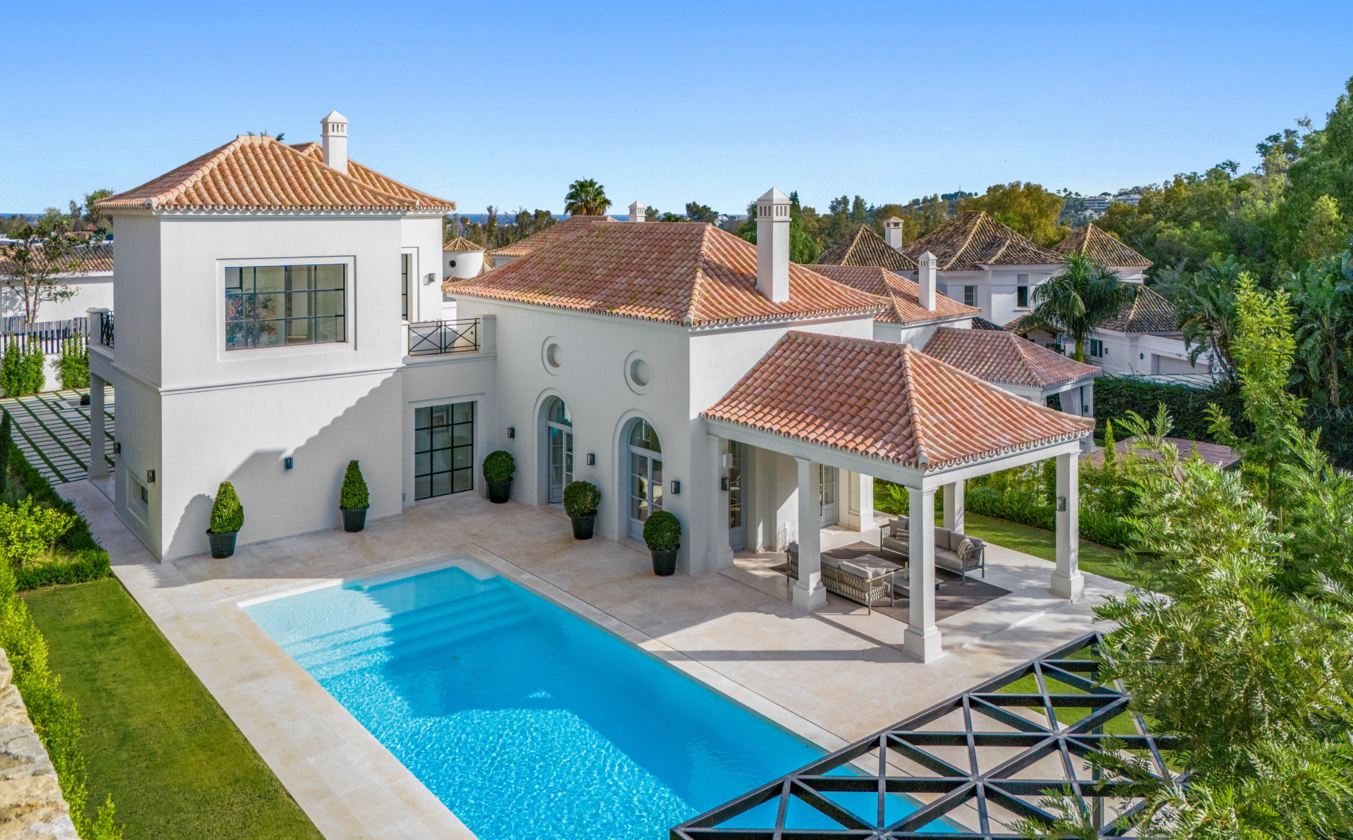 951-00016P - 4 Bedroom Villa in Marbella, Malaga