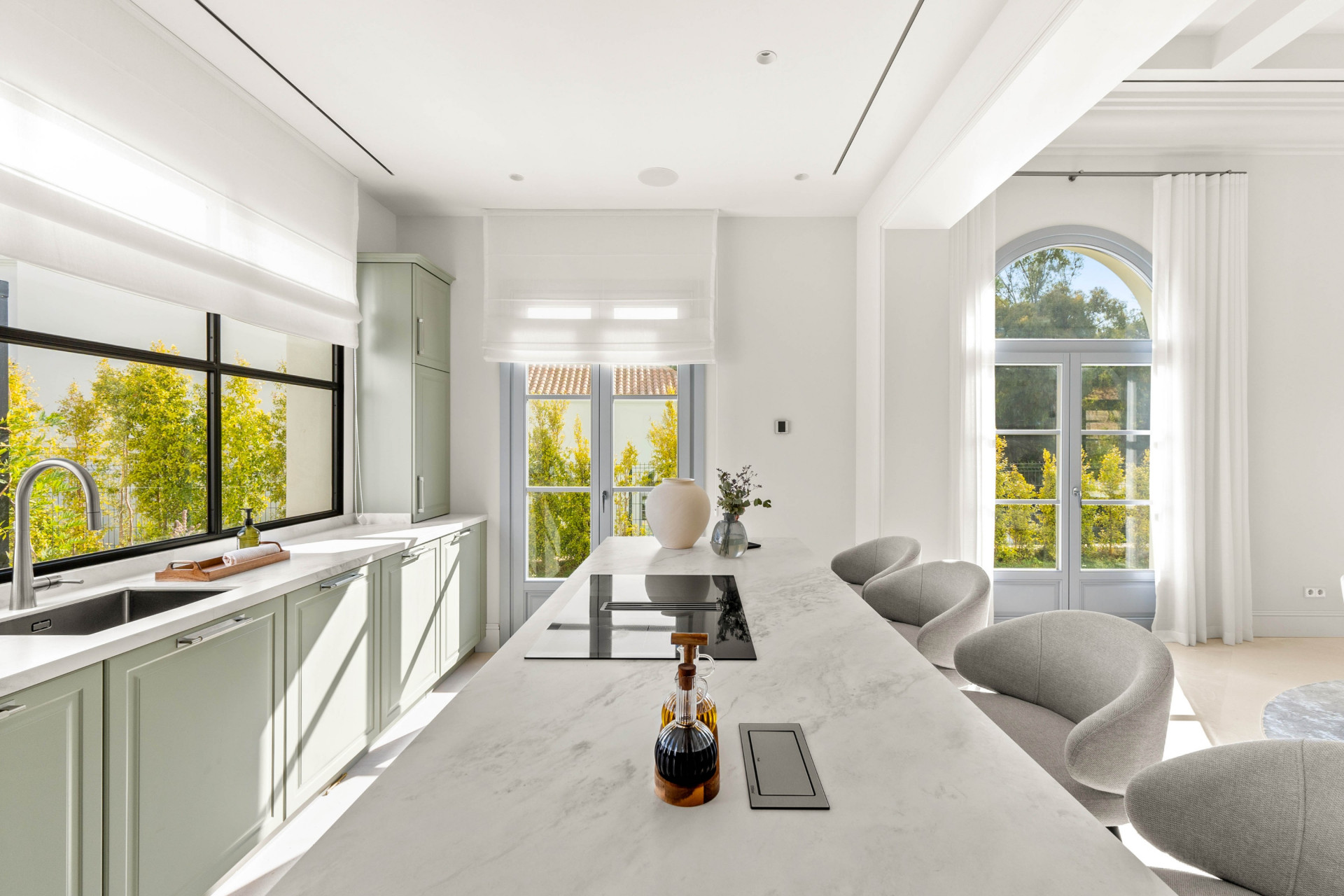 951-00016P - 4 Bedroom Villa in Marbella, Malaga