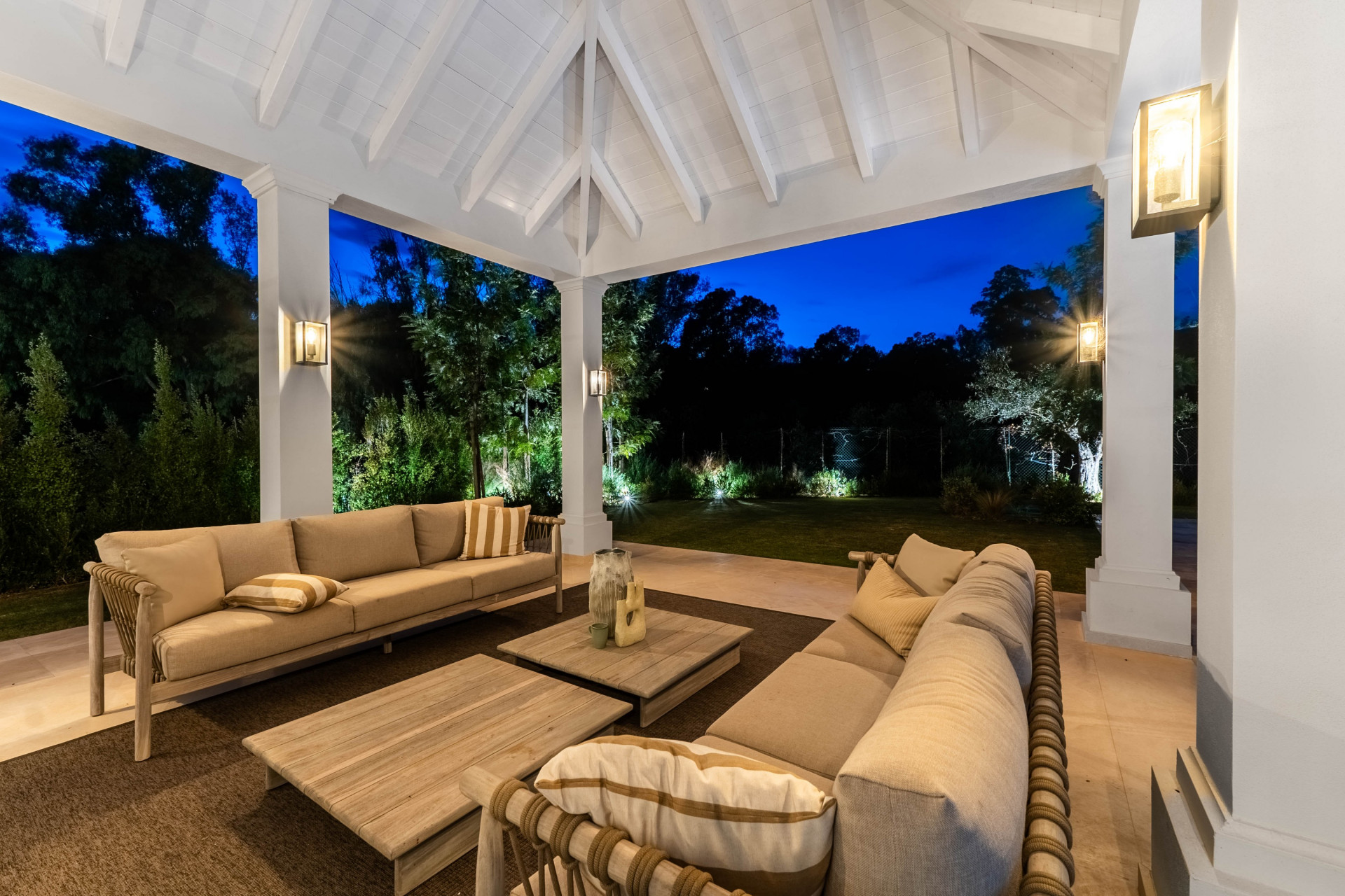 951-00016P - 4 Bedroom Villa in Marbella, Malaga