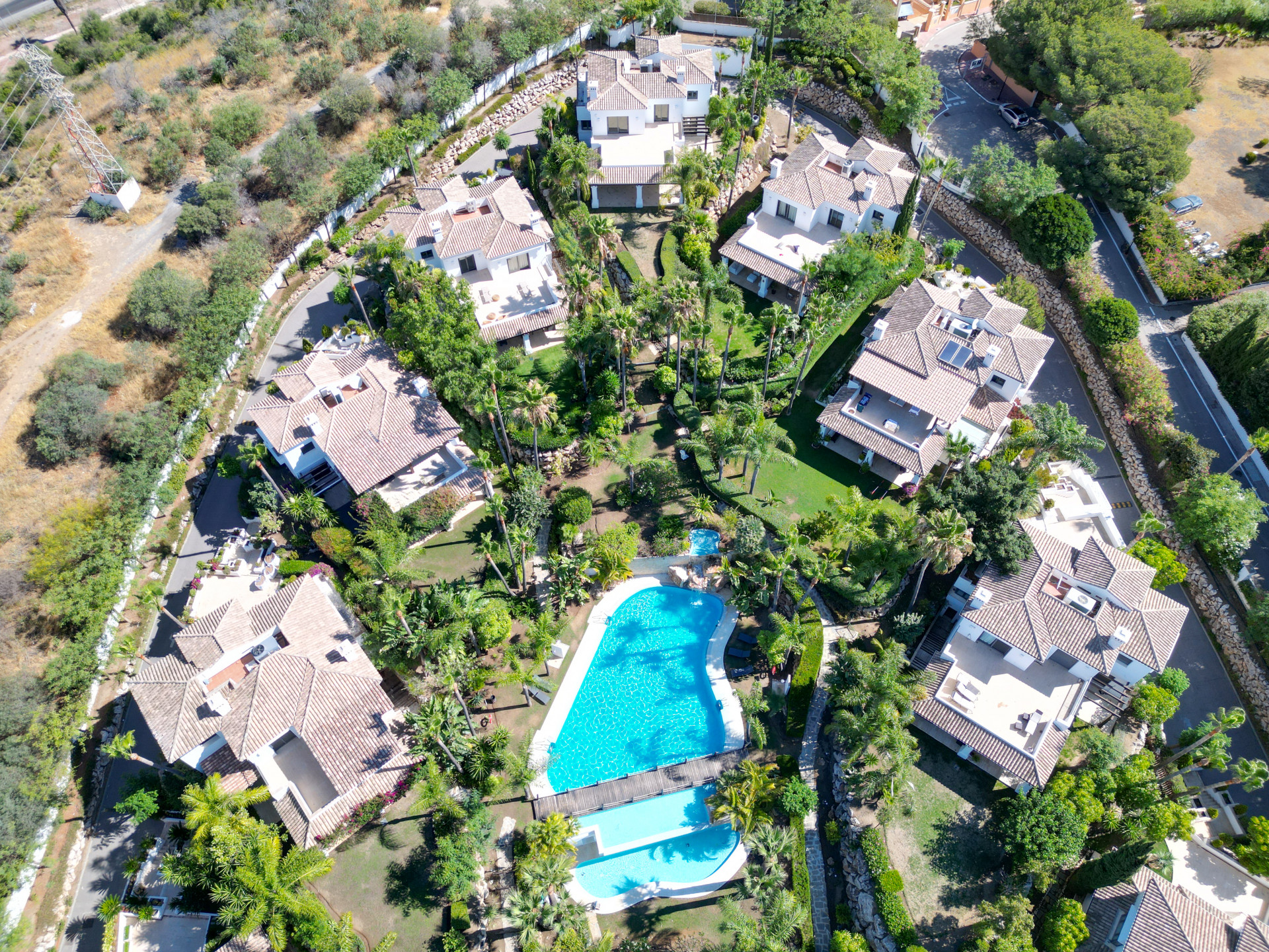 951-00064P - 5 Bedroom Villa in Marbella, Malaga