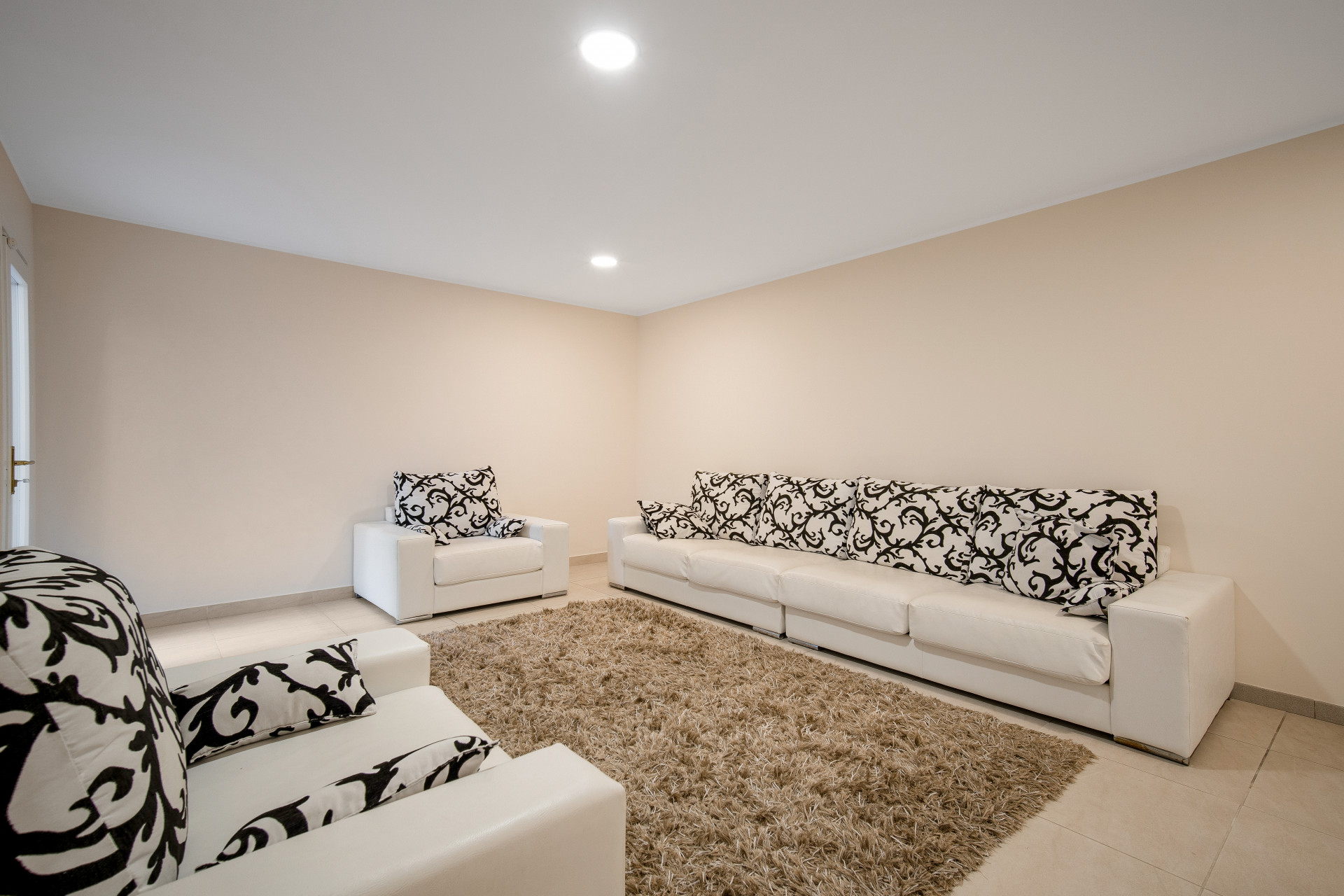 951-00064P - 5 Bedroom Villa in Marbella, Malaga