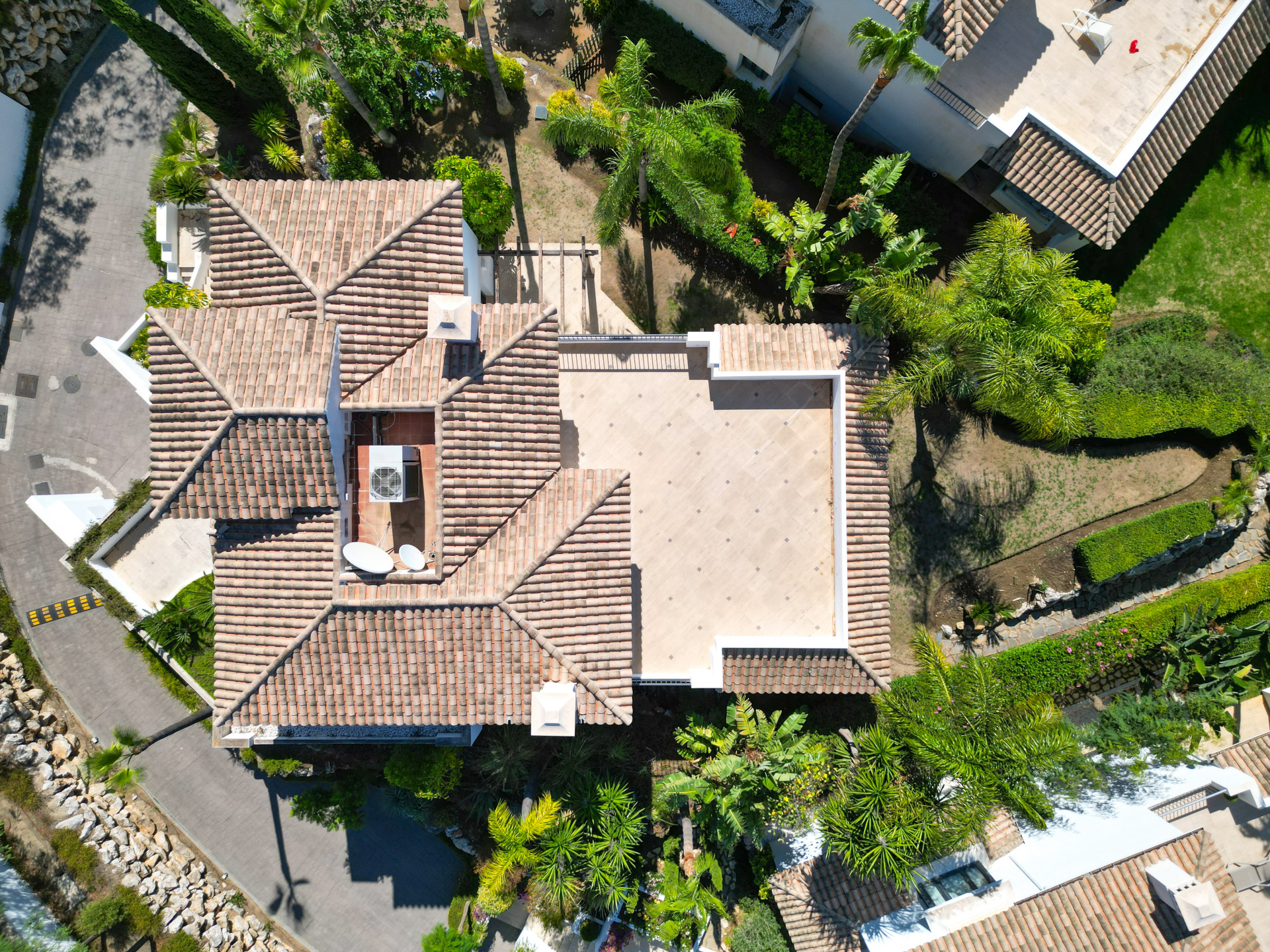 951-00064P - 5 Bedroom Villa in Marbella, Malaga
