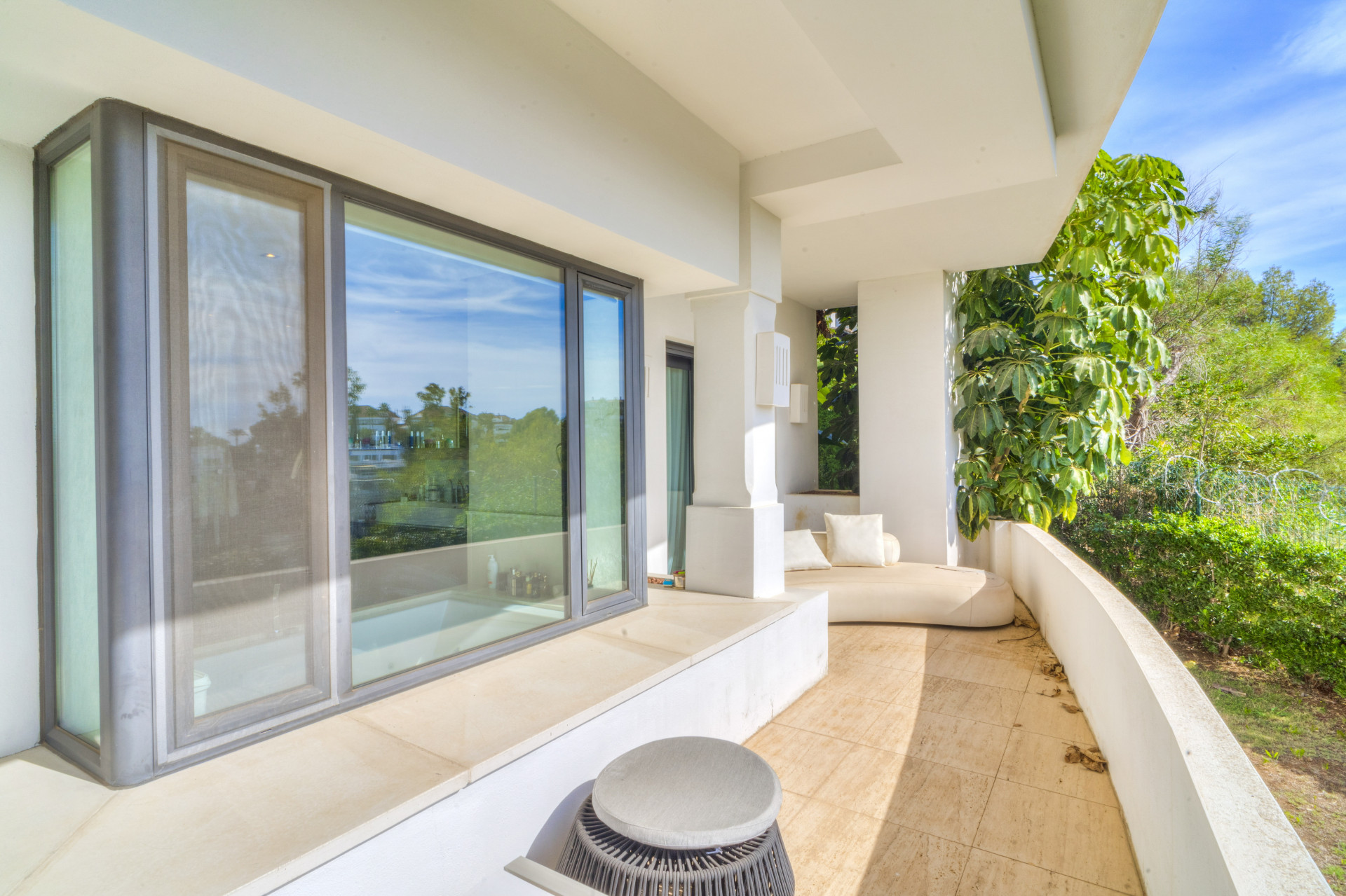 951-00063P - 5 Bedroom Villa in Marbella, Malaga
