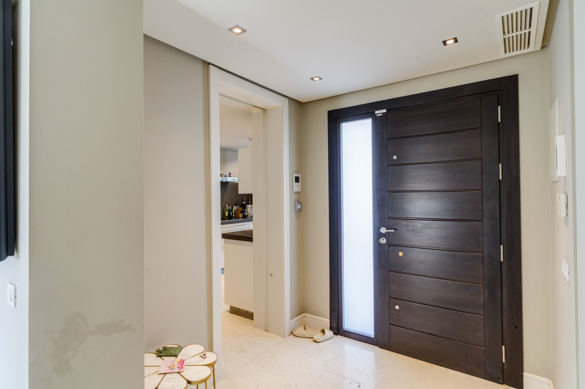 951-00063P - 5 Bedroom Villa in Marbella, Malaga