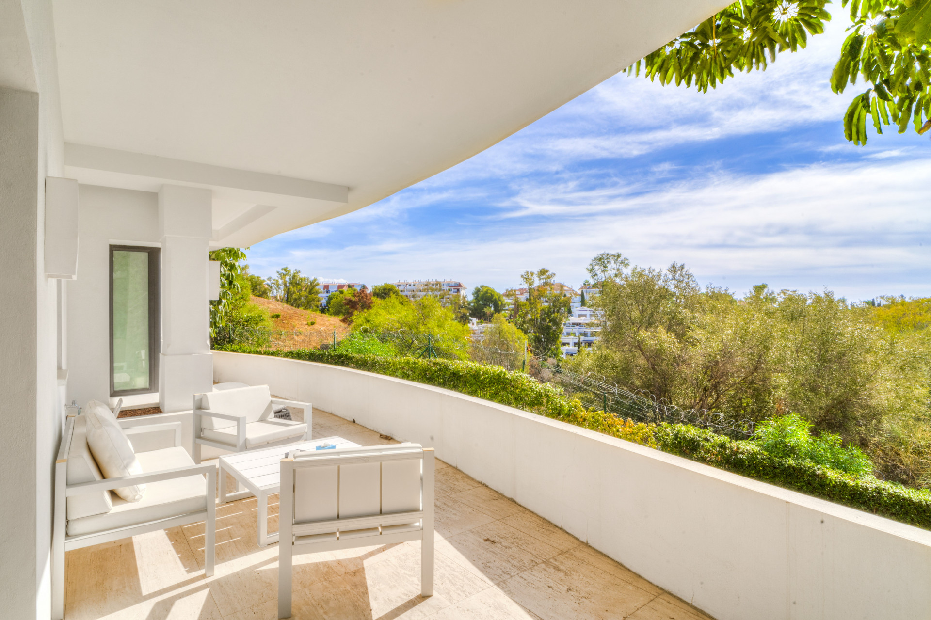 951-00063P - 5 Bedroom Villa in Marbella, Malaga