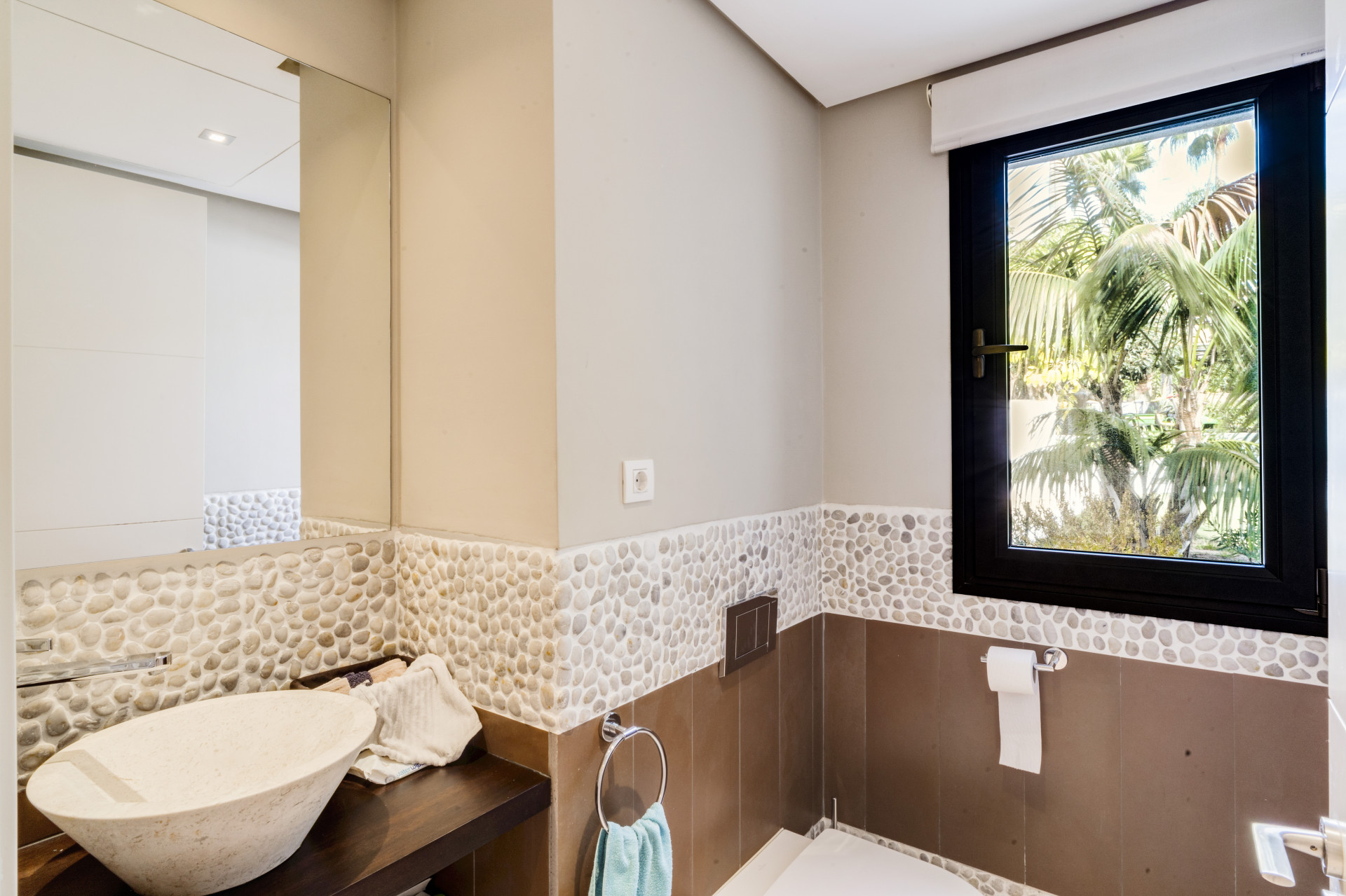 951-00063P - 5 Bedroom Villa in Marbella, Malaga