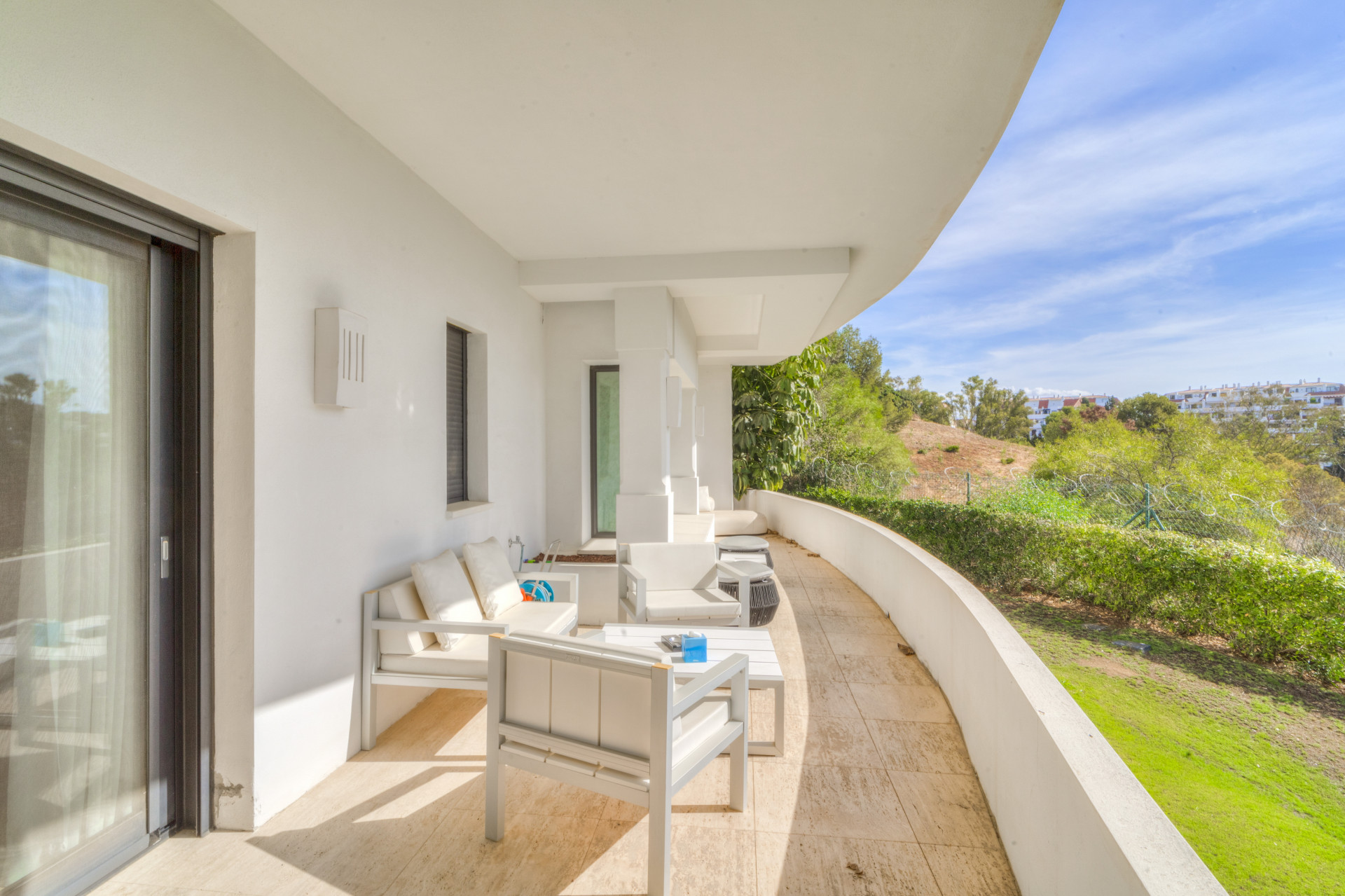 951-00063P - 5 Bedroom Villa in Marbella, Malaga