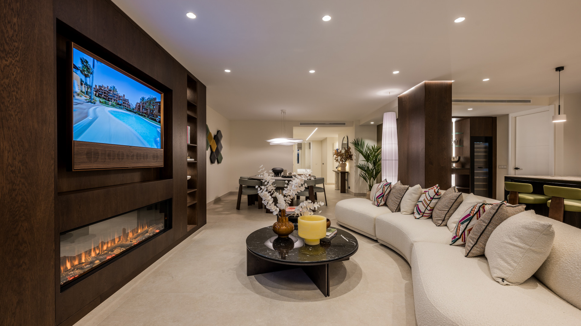 951-00060P - 3 Bedroom Apartment in Marbella, Malaga