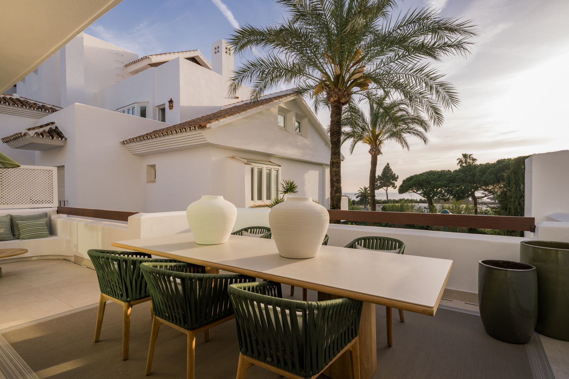 951-00060P - 3 Bedroom Apartment in Marbella, Malaga