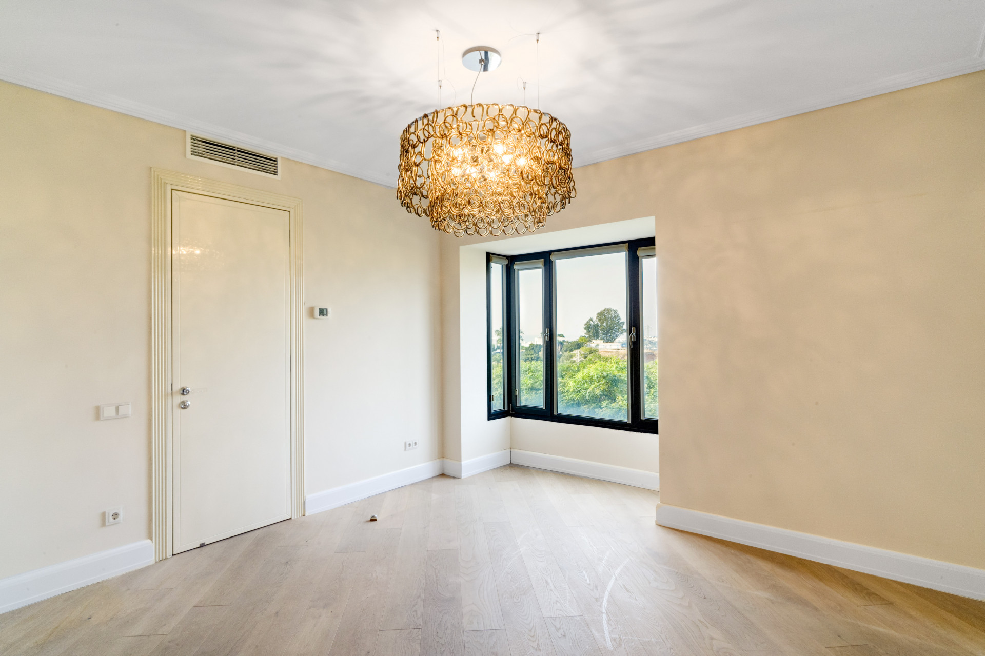 951-00061P - 6 Bedroom Villa in Marbella, Malaga