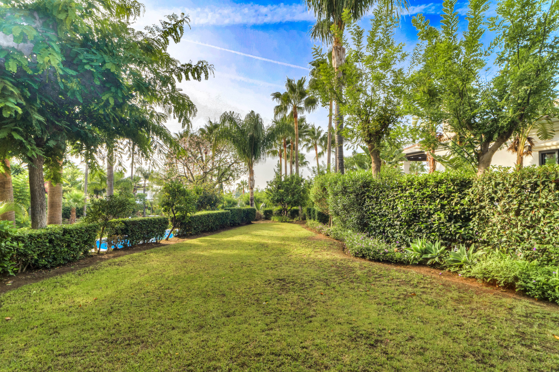 951-00061P - 6 Bedroom Villa in Marbella, Malaga