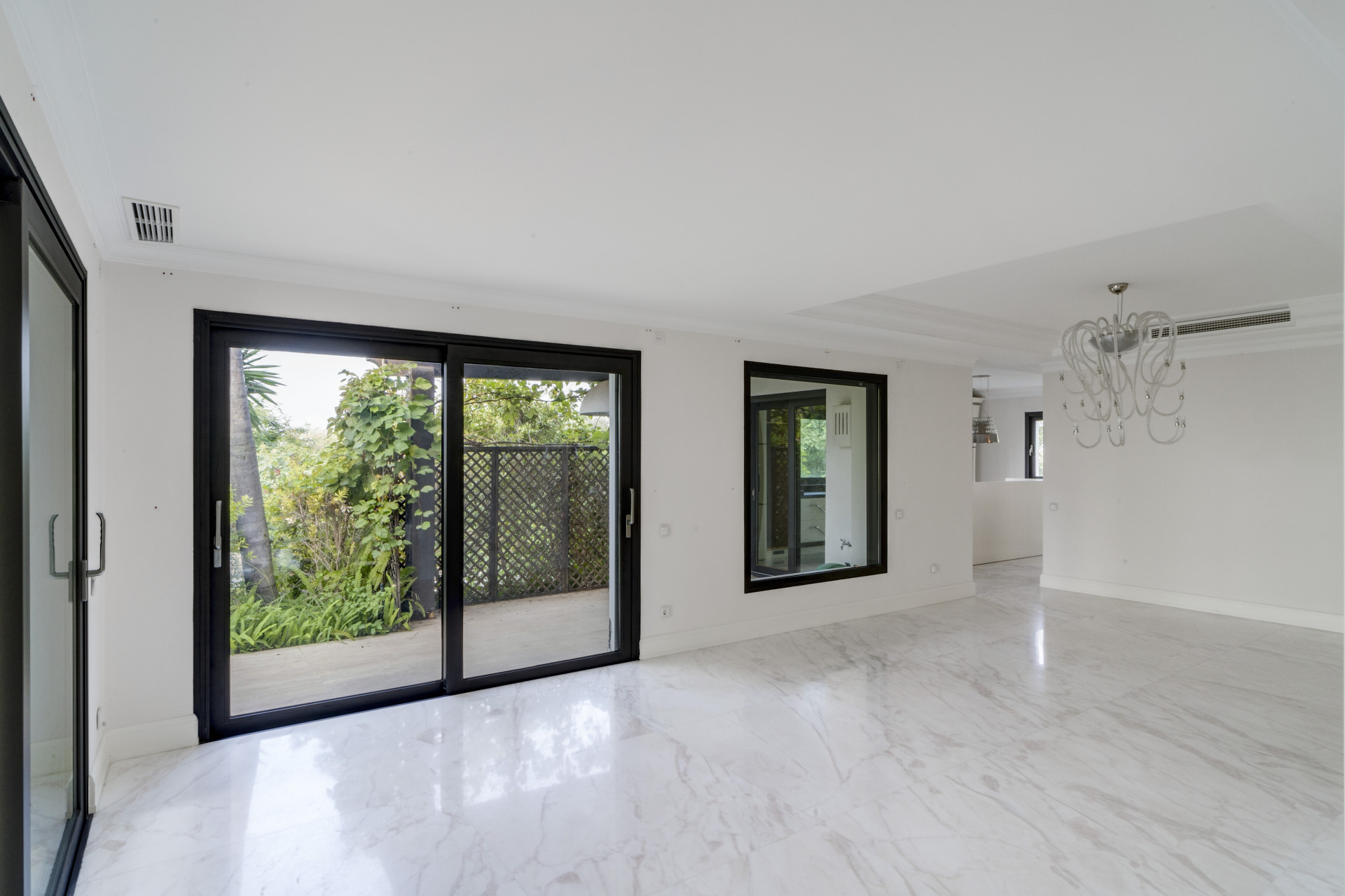 951-00061P - 6 Bedroom Villa in Marbella, Malaga