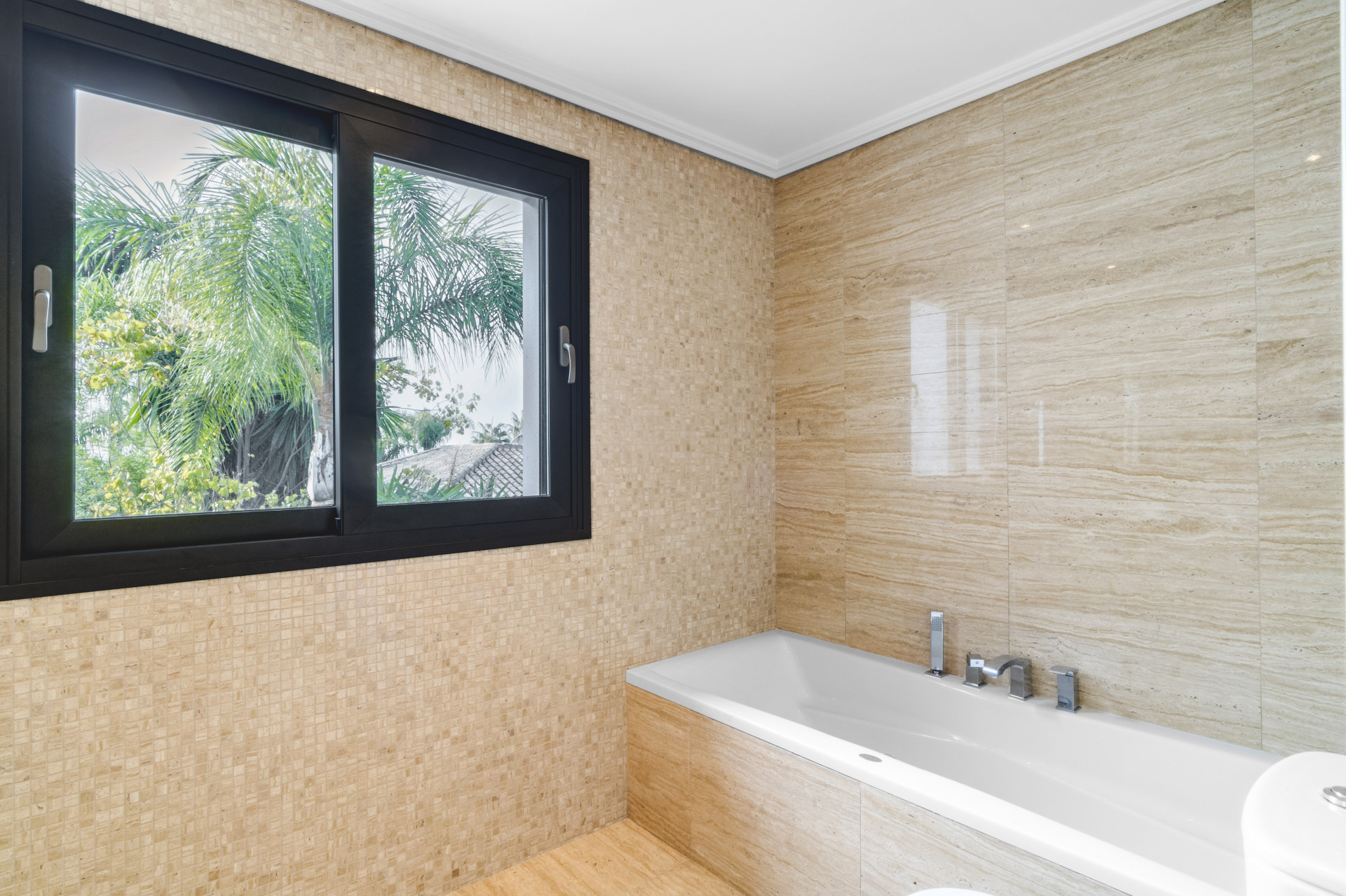 951-00061P - 6 Bedroom Villa in Marbella, Malaga