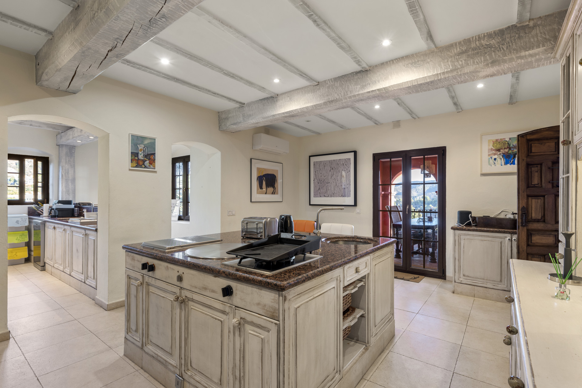 951-00077P - 8 Bedroom Villa in Benahavis, Malaga