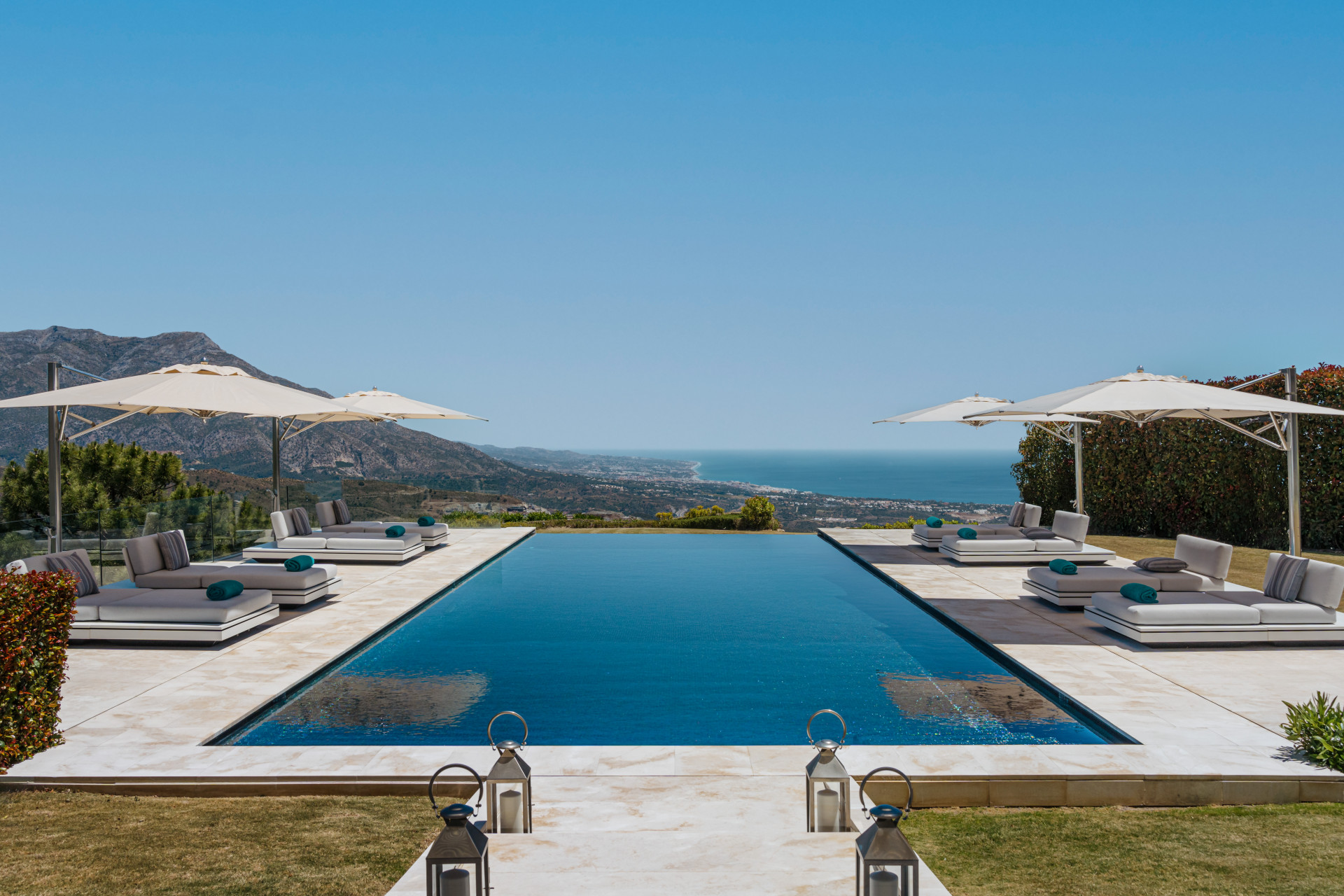 951-00079P - 7 Bedroom Villa in Benahavis, Malaga