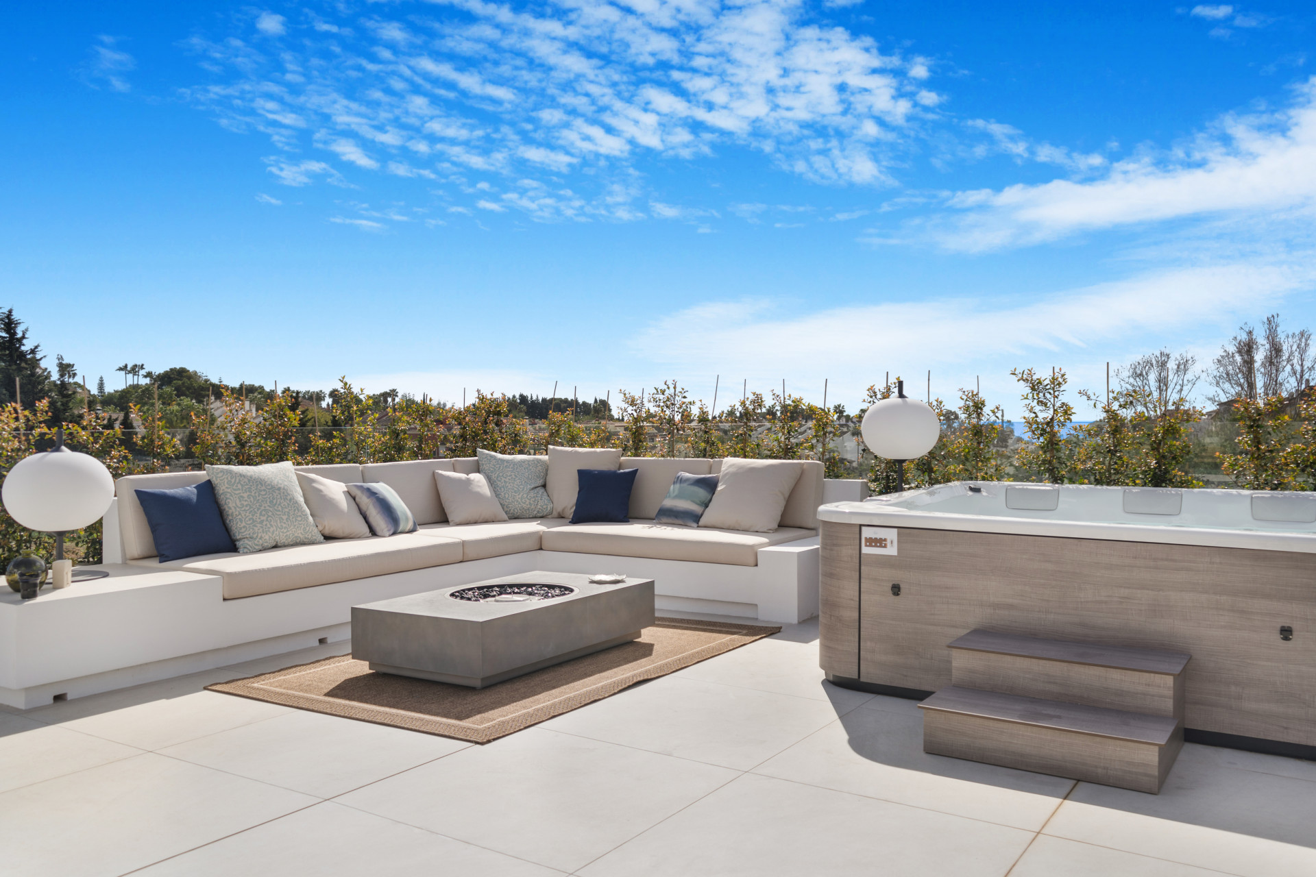 951-00044P - 6 Bedroom Villa in Marbella, Malaga