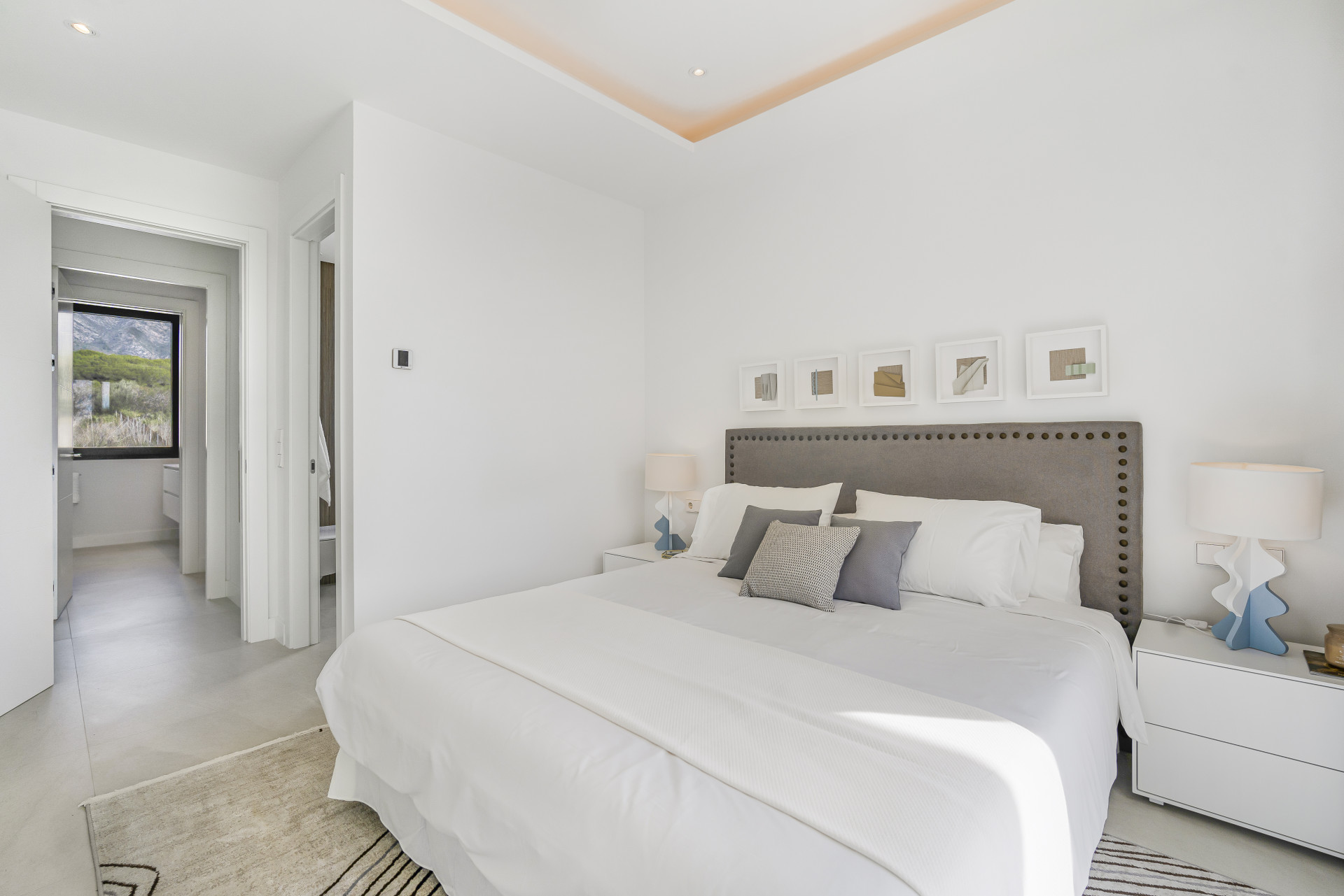 951-00044P - 6 Bedroom Villa in Marbella, Malaga