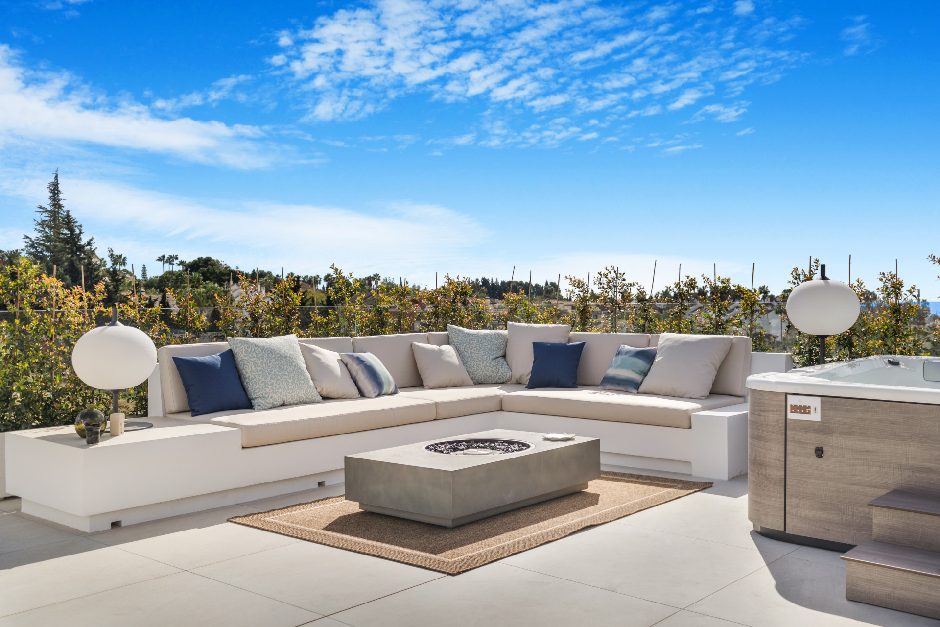 951-00044P - 6 Bedroom Villa in Marbella, Malaga