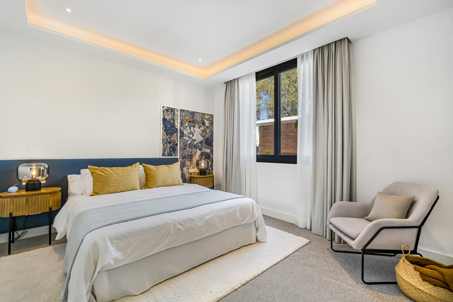 951-00044P - 6 Bedroom Villa in Marbella, Malaga