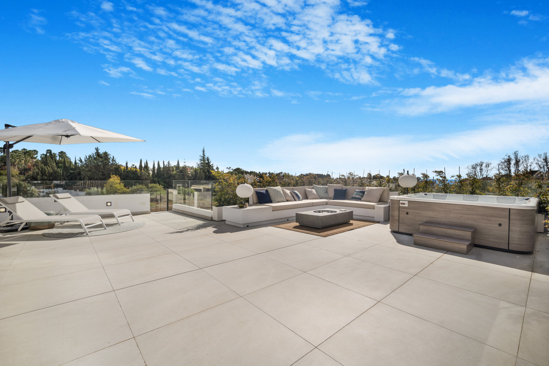 951-00044P - 6 Bedroom Villa in Marbella, Malaga