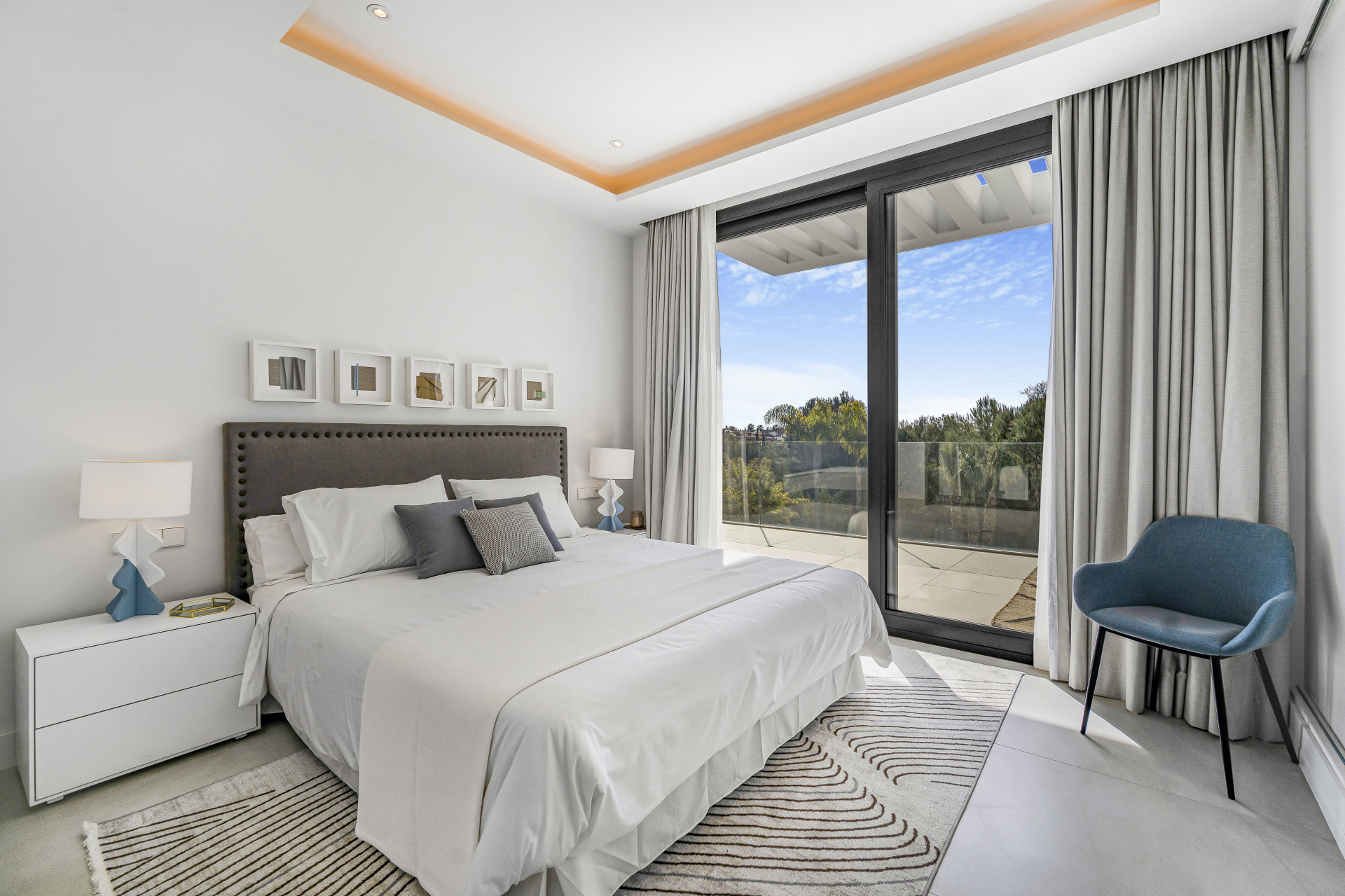 951-00044P - 6 Bedroom Villa in Marbella, Malaga