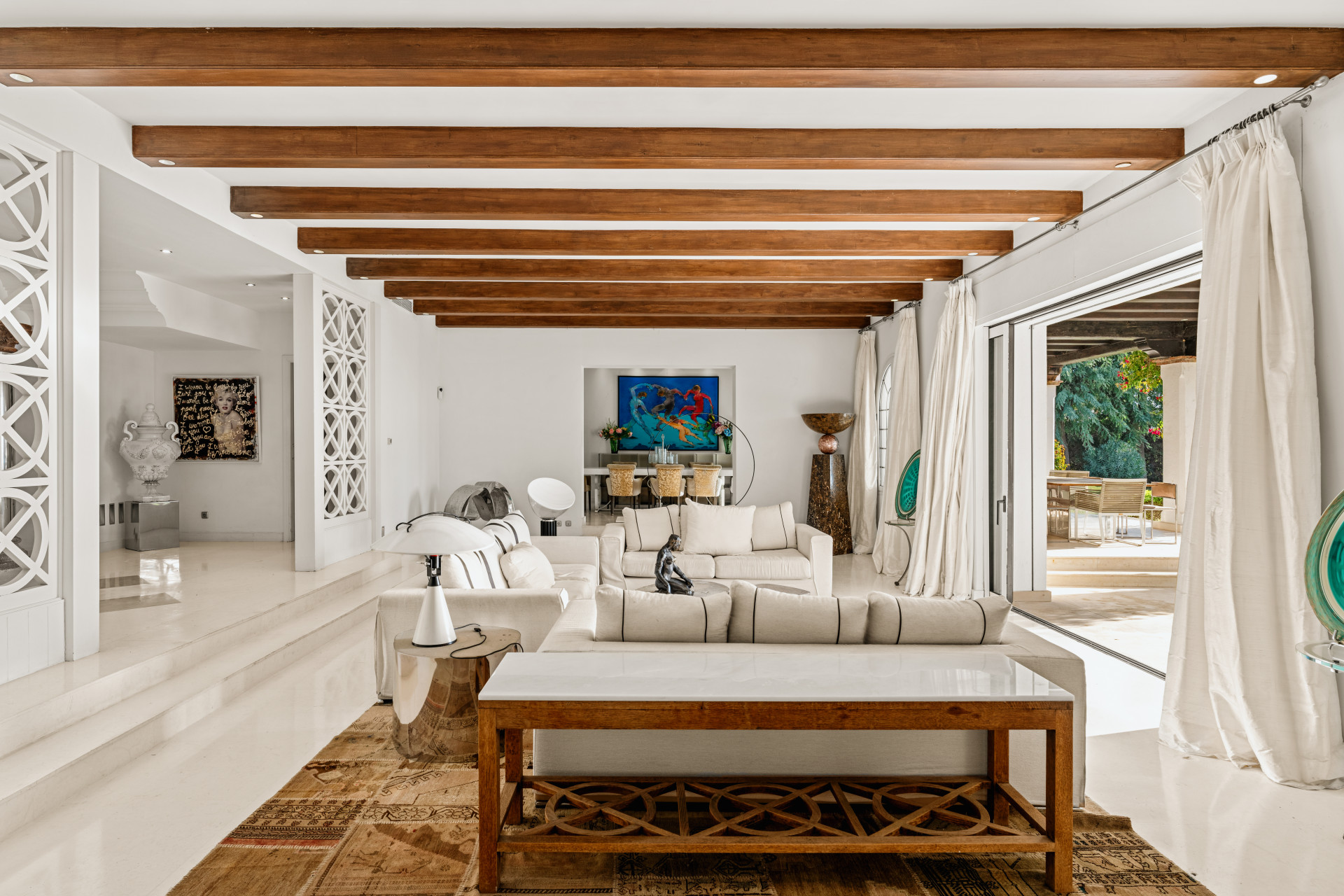 951-00080P - 8 Bedroom Villa in Estepona, Malaga
