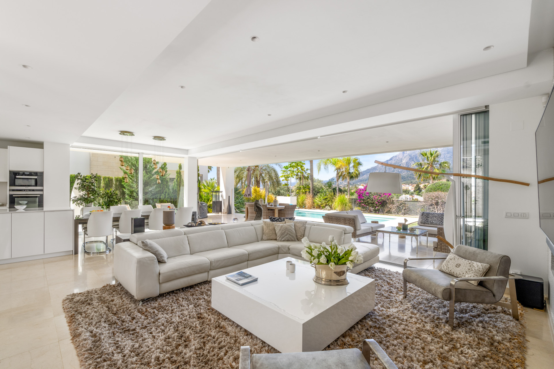 951-00081P - 3 Bedroom Villa in Marbella, Malaga