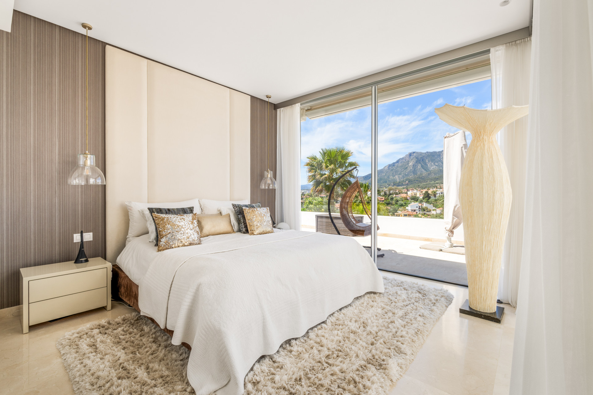 951-00081P - 3 Bedroom Villa in Marbella, Malaga