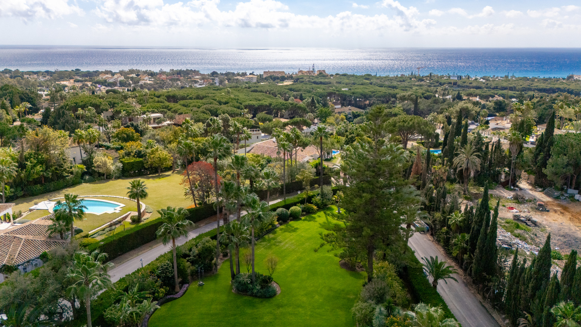 951-00057P - 4 Bedroom Villa in Marbella, Malaga