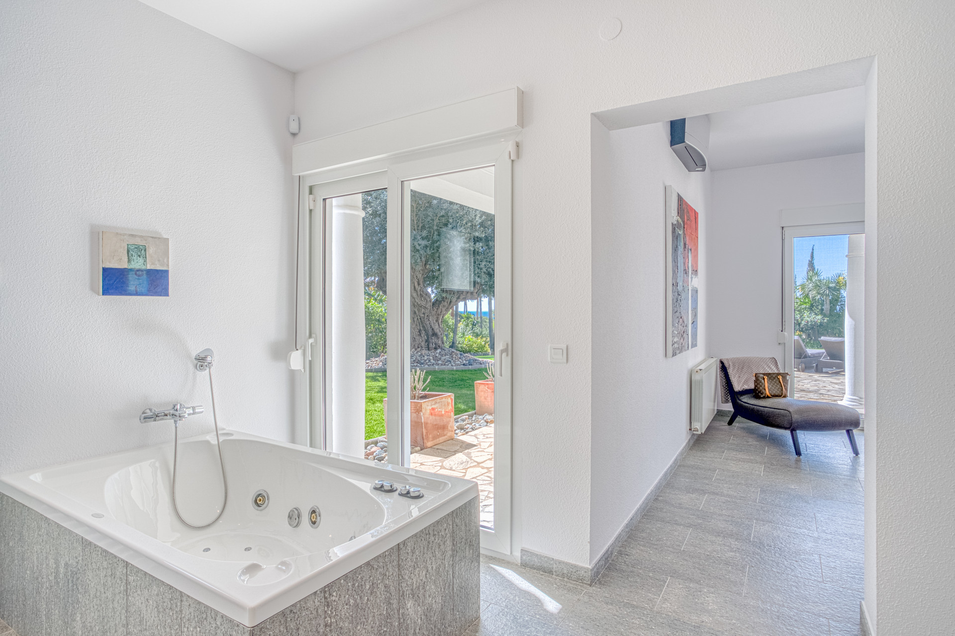 951-00057P - 4 Bedroom Villa in Marbella, Malaga