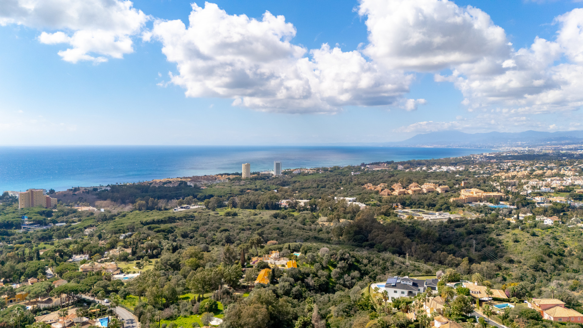951-00057P - 4 Bedroom Villa in Marbella, Malaga