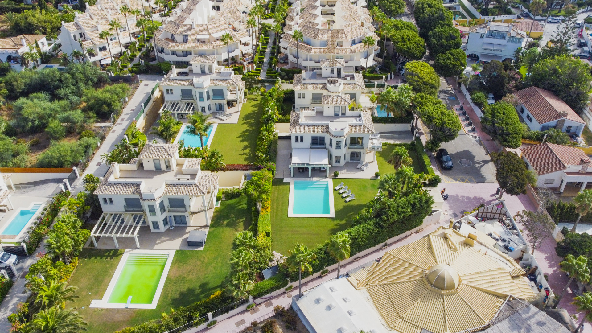 951-00054P - 5 Bedroom Villa in Marbella, Malaga
