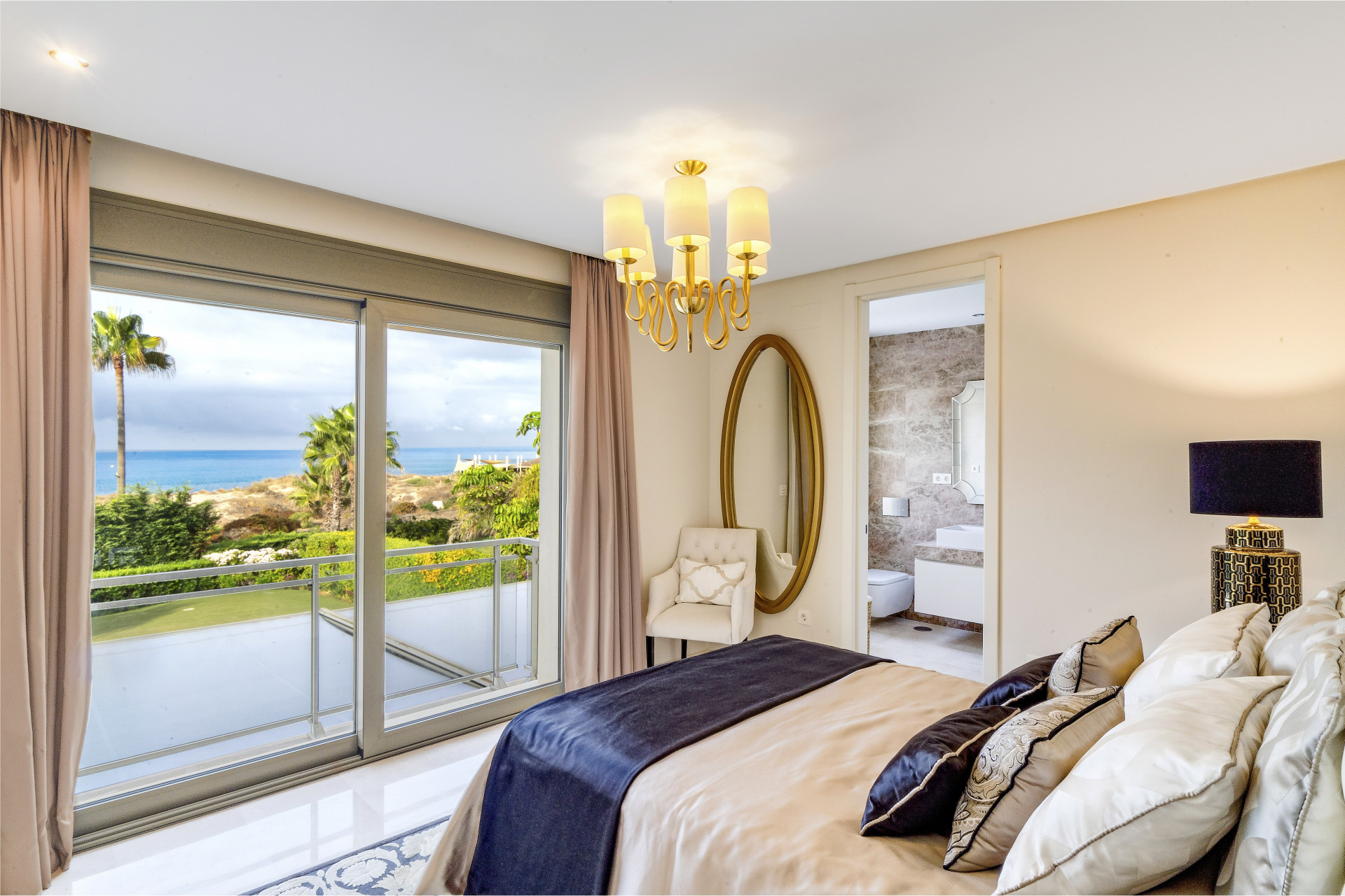 951-00054P - 5 Bedroom Villa in Marbella, Malaga