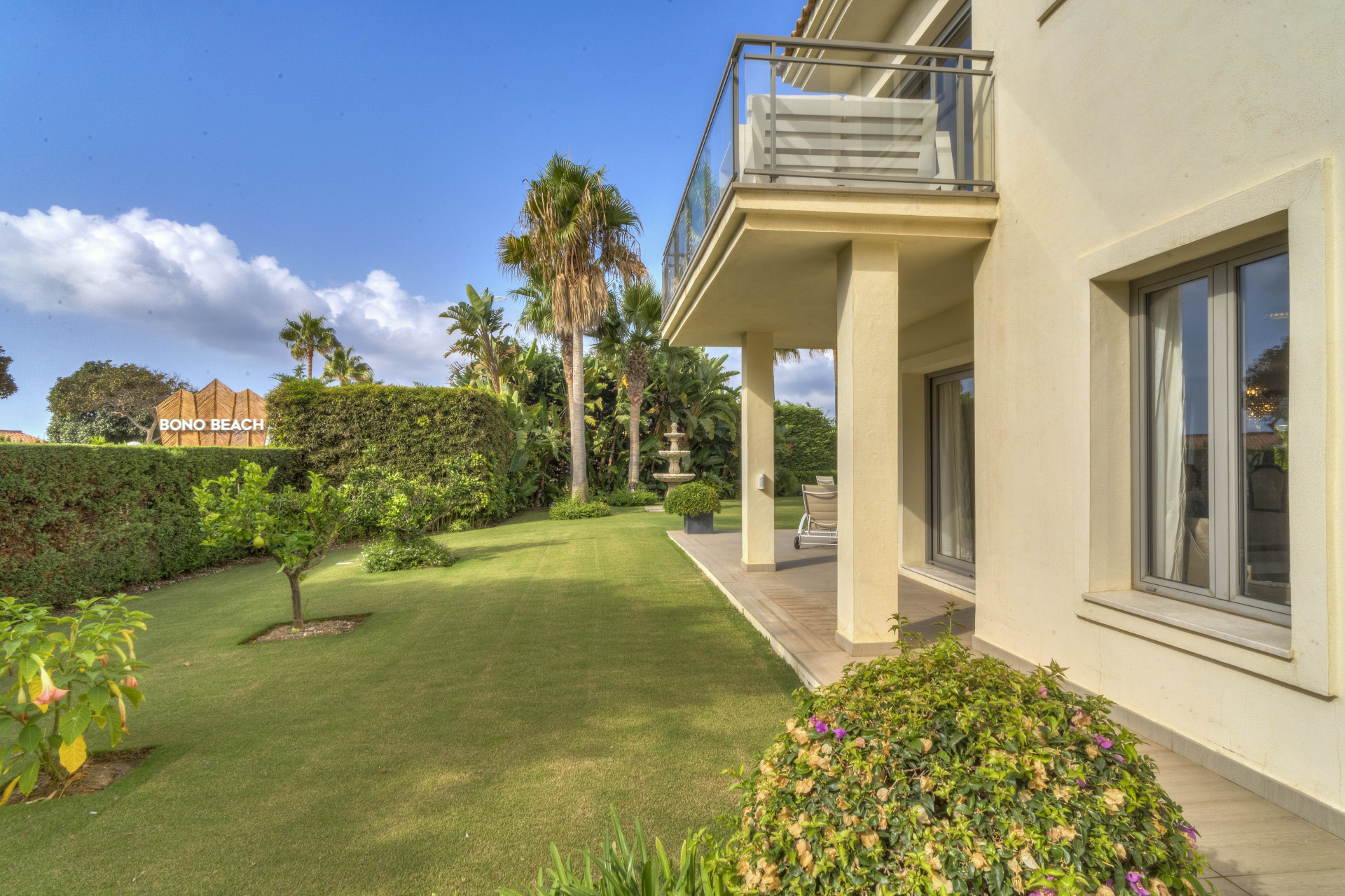 951-00054P - 5 Bedroom Villa in Marbella, Malaga