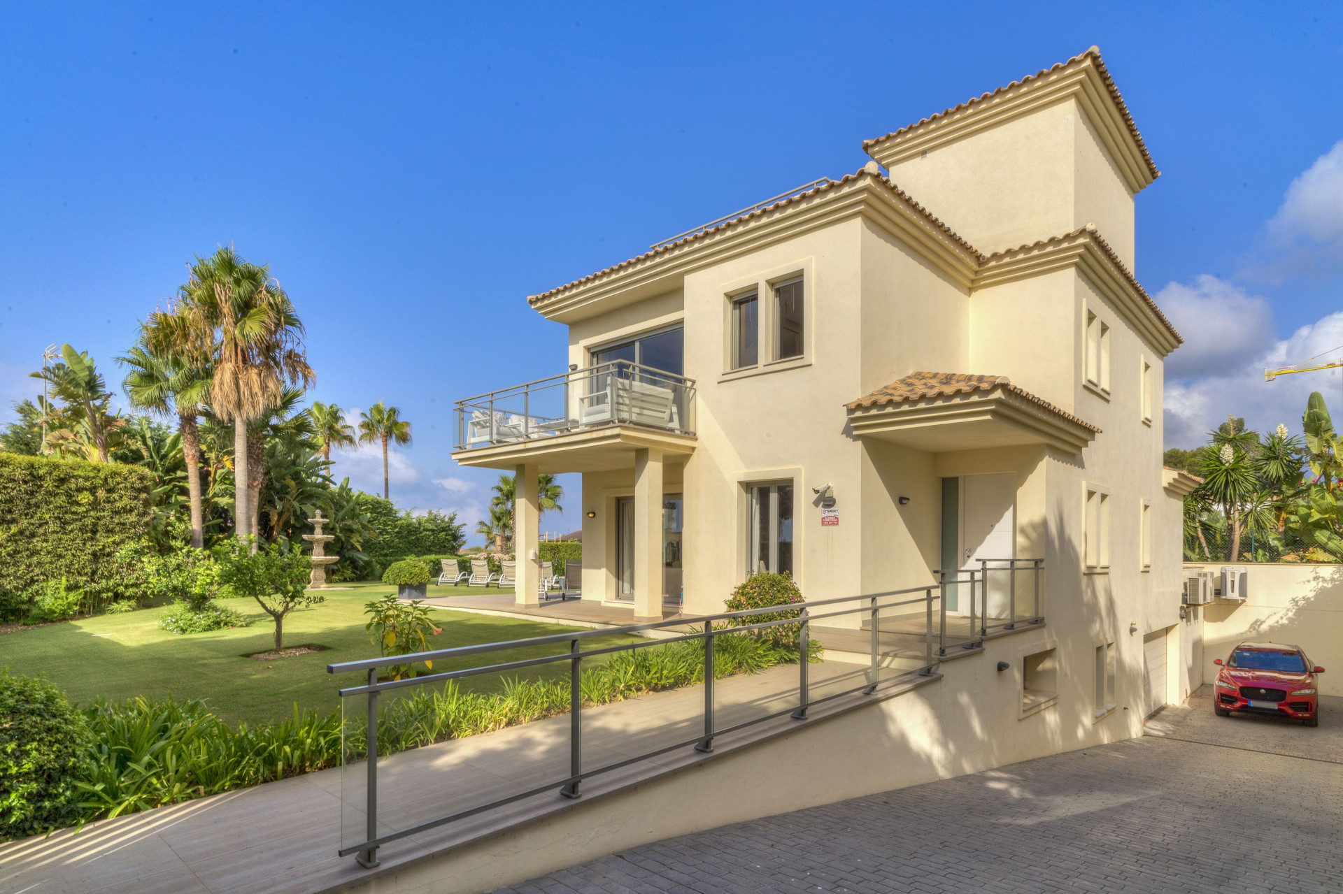 951-00054P - 5 Bedroom Villa in Marbella, Malaga