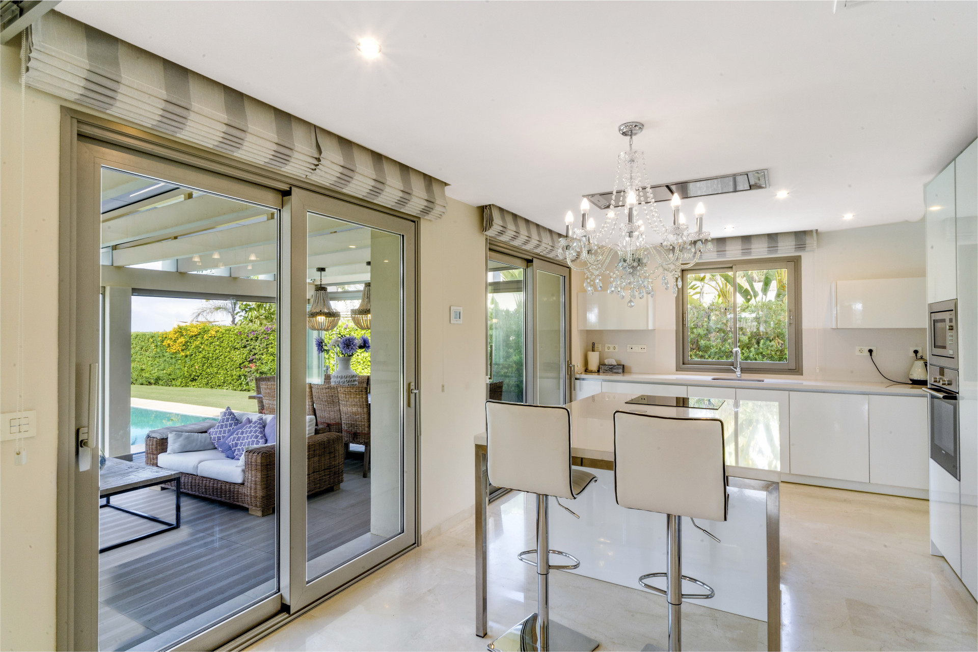 951-00054P - 5 Bedroom Villa in Marbella, Malaga