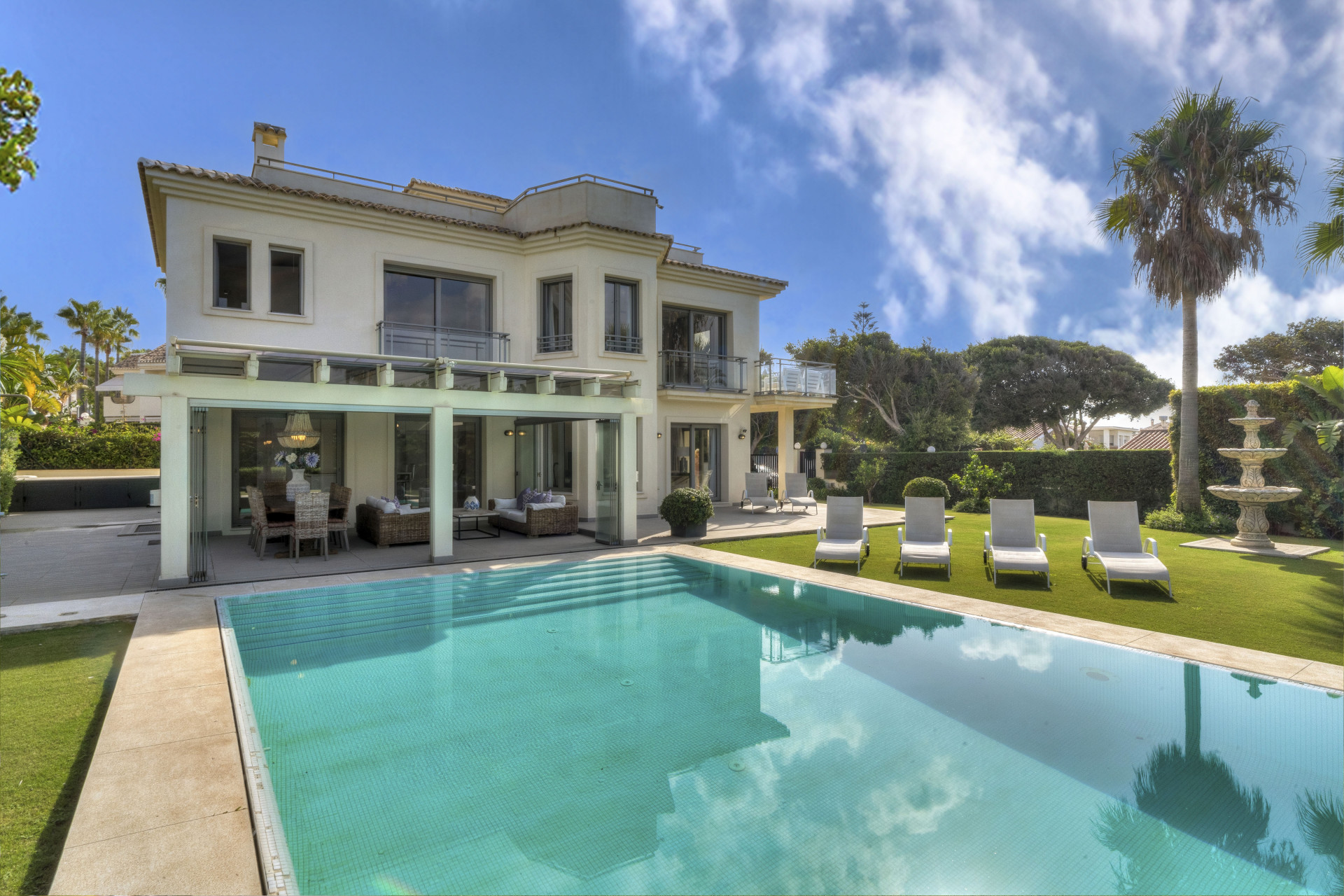 951-00054P - 5 Bedroom Villa in Marbella, Malaga