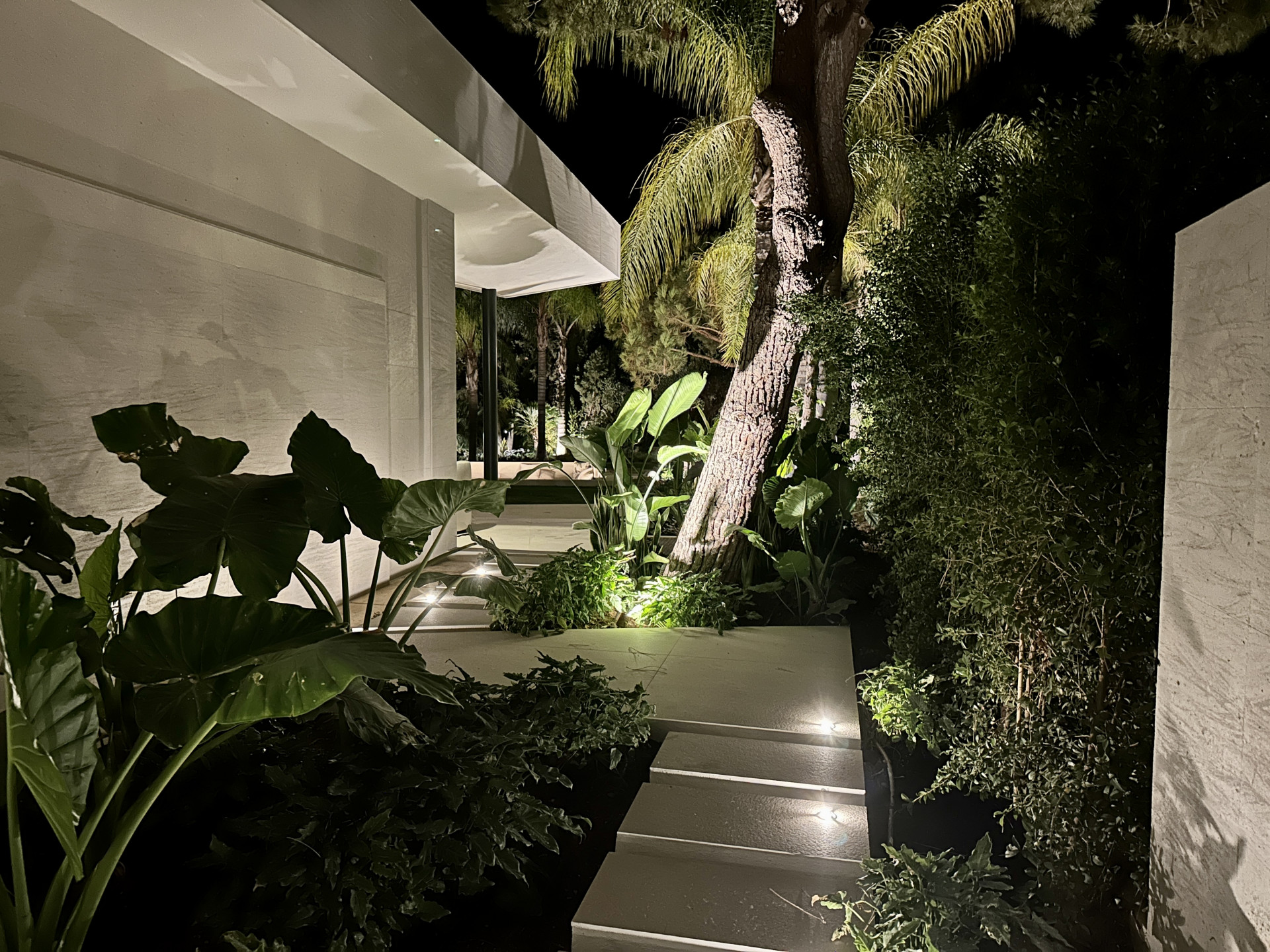 951-00056P - 5 Bedroom Villa in Marbella, Malaga