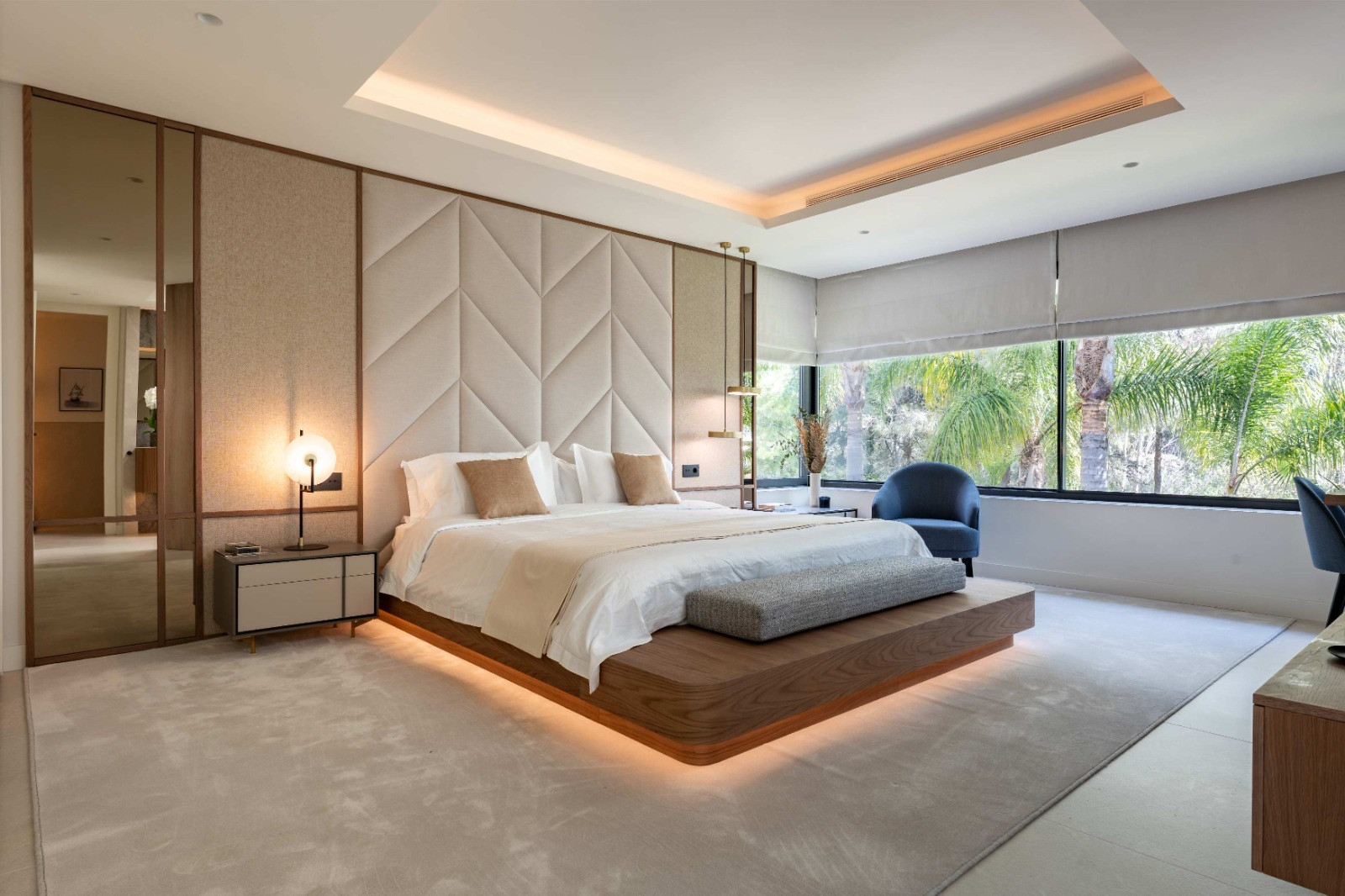 951-00056P - 5 Bedroom Villa in Marbella, Malaga