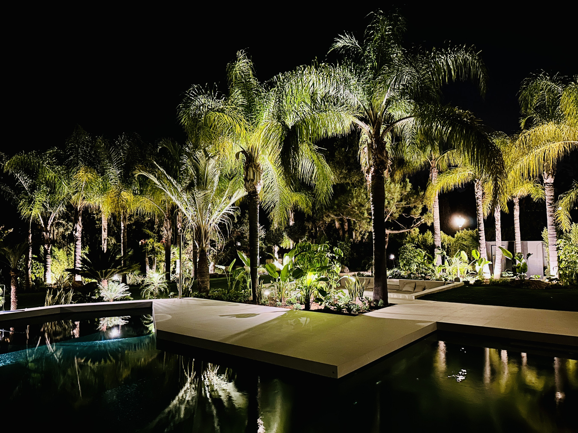951-00056P - 5 Bedroom Villa in Marbella, Malaga