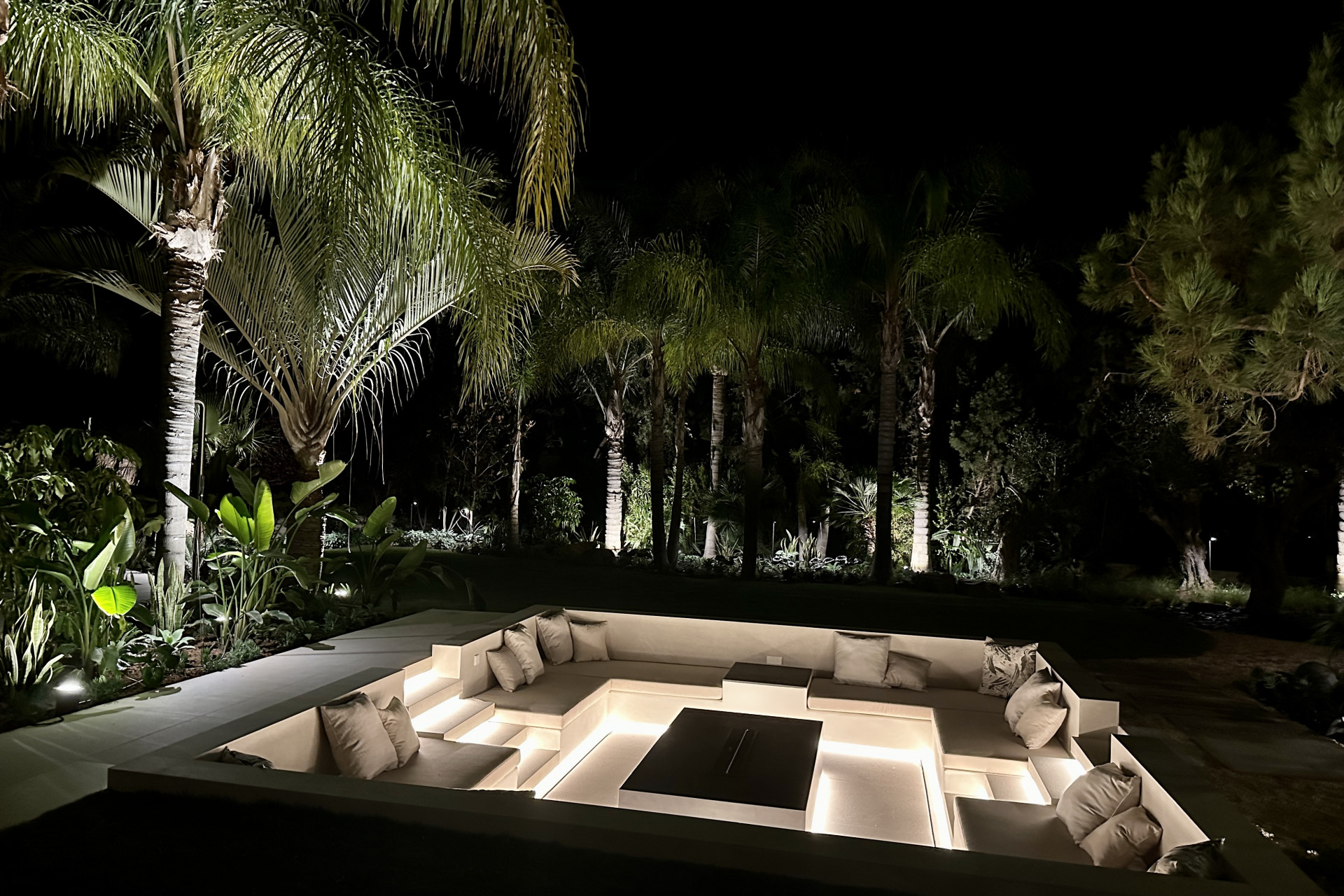 951-00056P - 5 Bedroom Villa in Marbella, Malaga