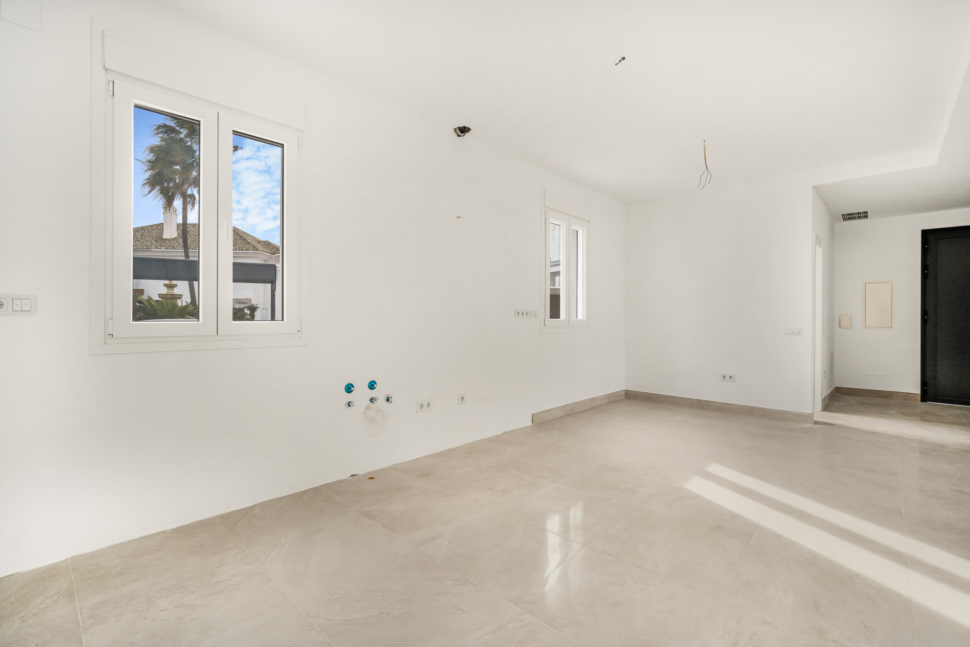 951-00058P - 3 Bedroom Villa in Marbella, Malaga