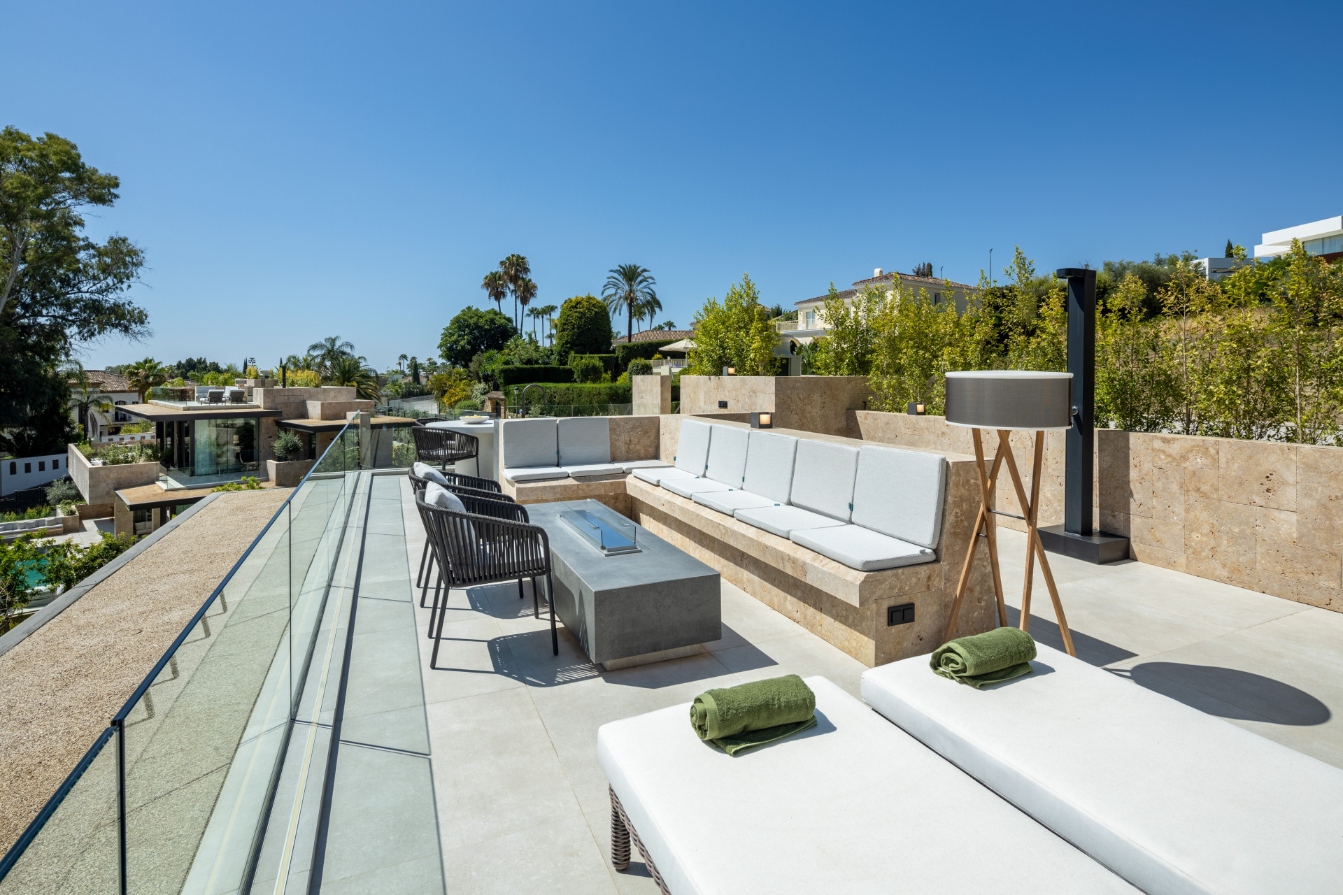 951-00200P - 6 Bedroom Villa in Marbella, Malaga