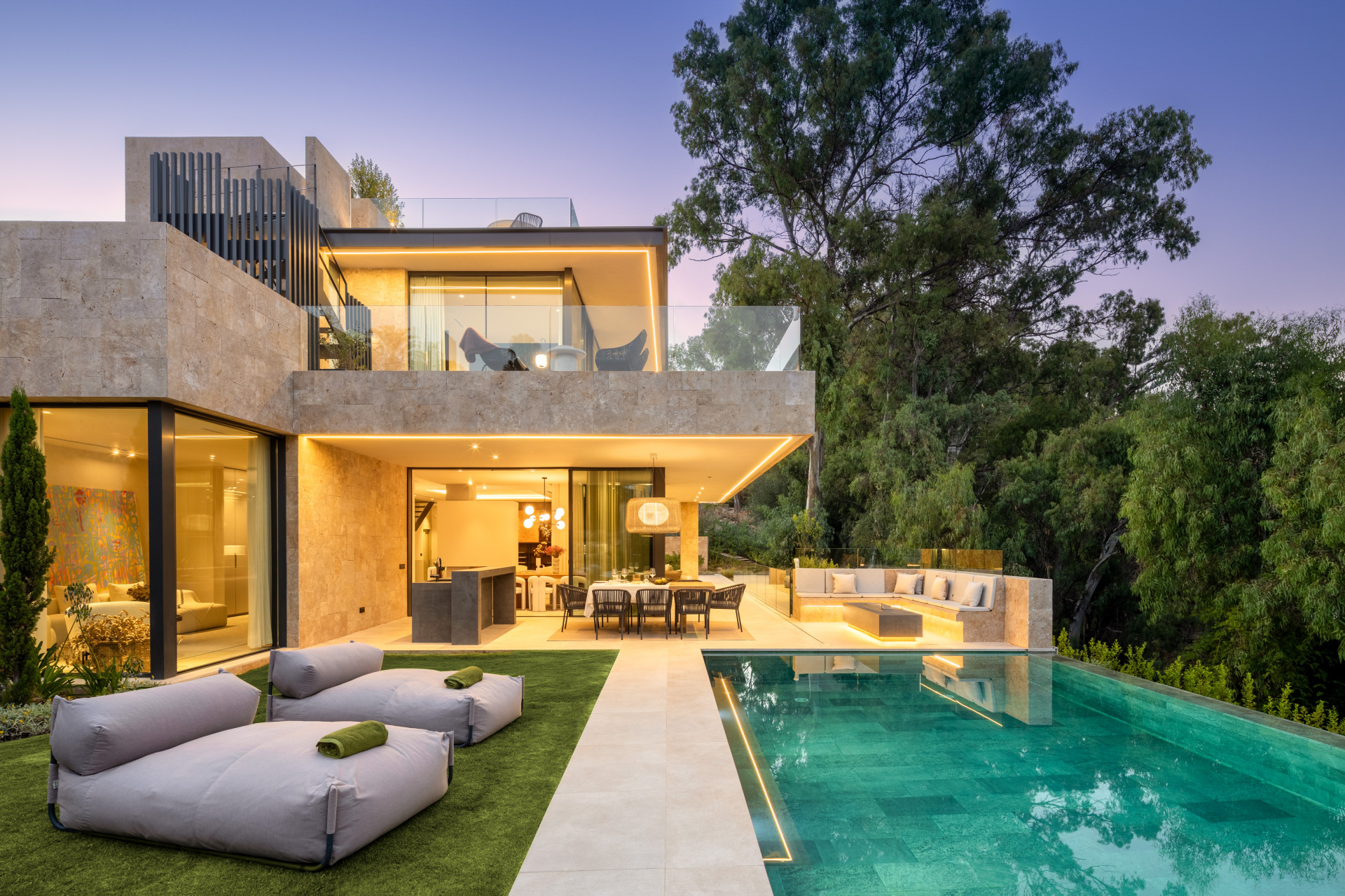 951-00200P - 6 Bedroom Villa in Marbella, Malaga